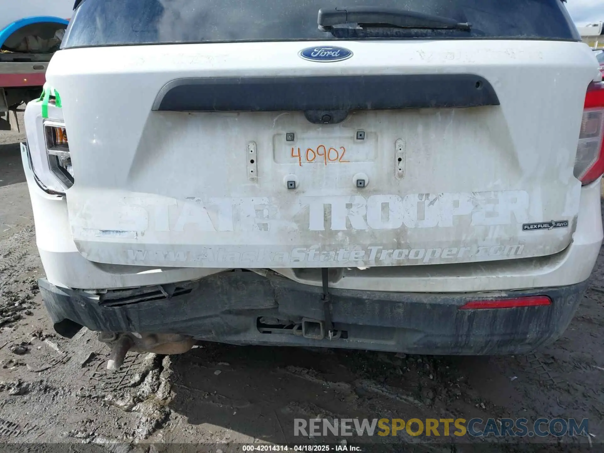 6 Photograph of a damaged car 1FM5K8AB2LGA83906 FORD POLICE INTERCEPTOR 2020