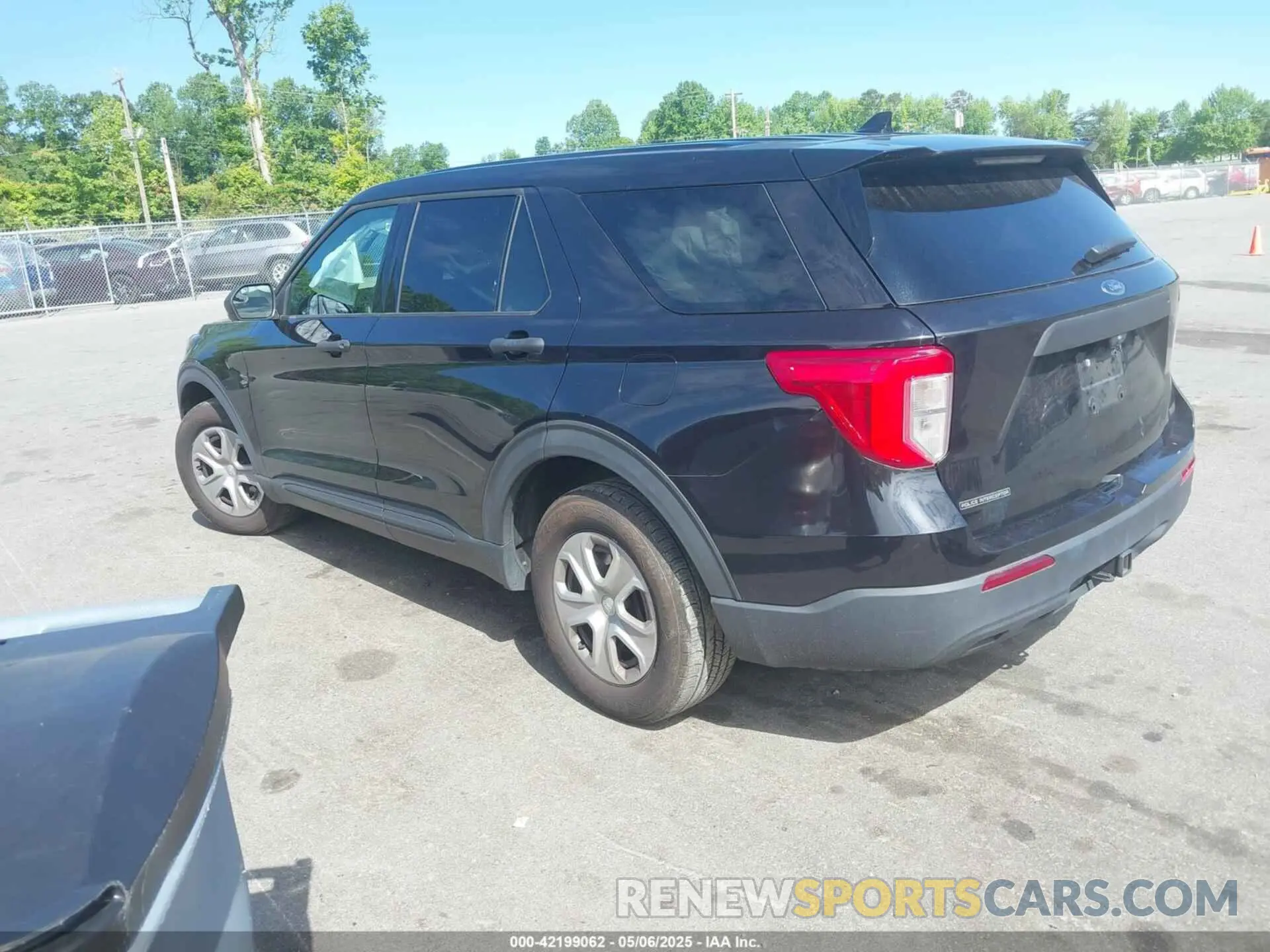 3 Photograph of a damaged car 1FM5K8AB4LGC36611 FORD POLICE INTERCEPTOR 2020