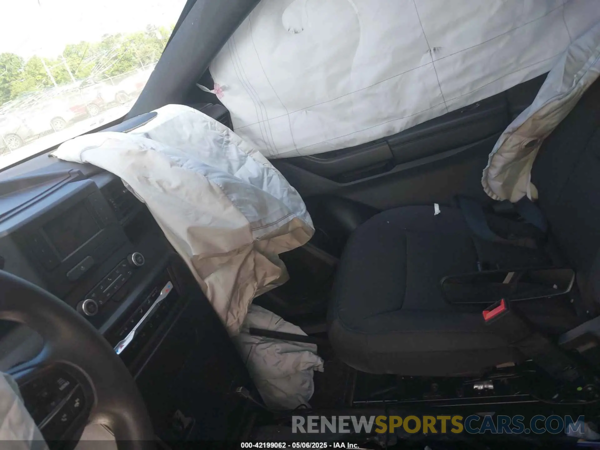 5 Photograph of a damaged car 1FM5K8AB4LGC36611 FORD POLICE INTERCEPTOR 2020