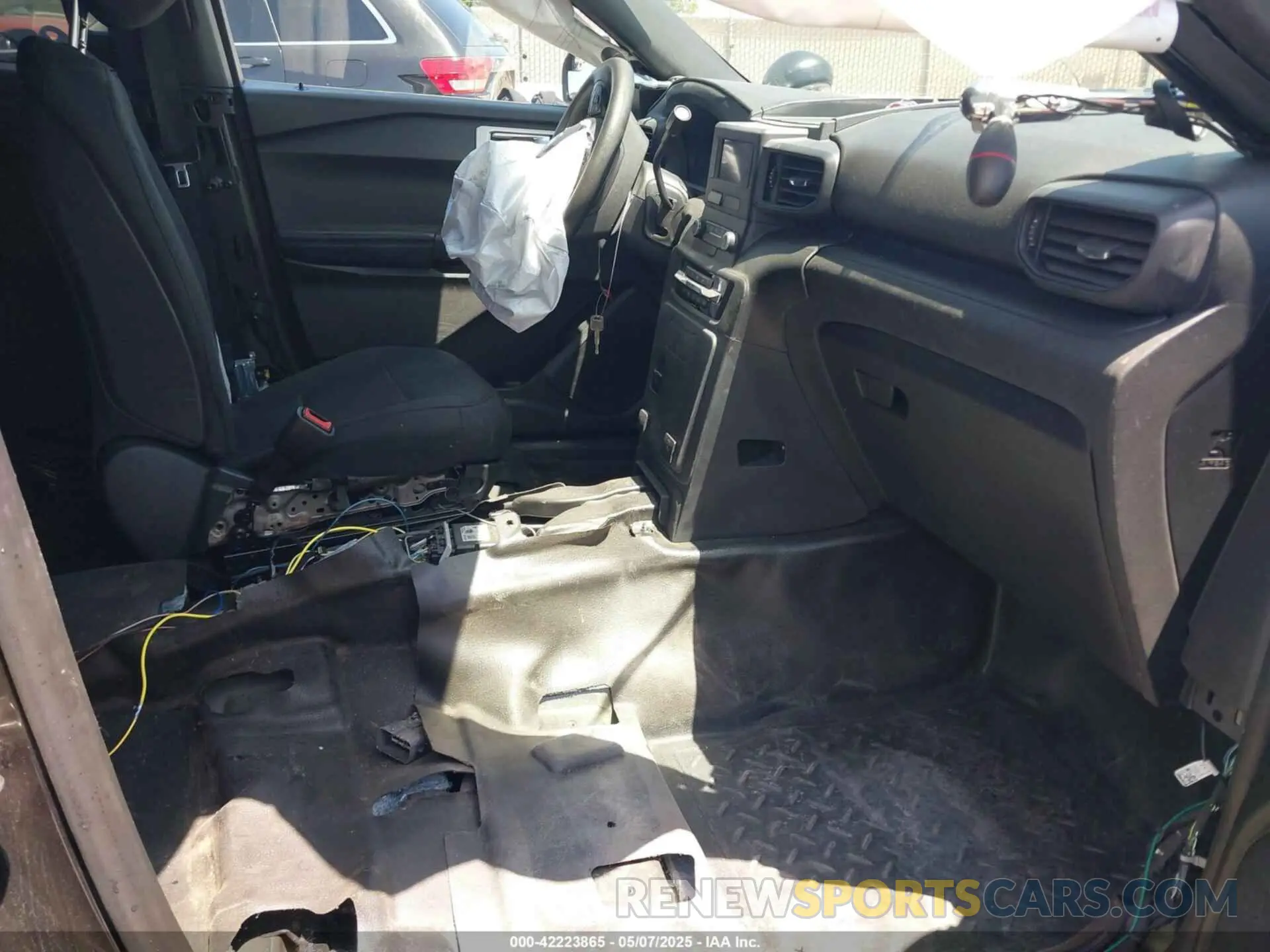 5 Photograph of a damaged car 1FM5K8AB6LGA19058 FORD POLICE INTERCEPTOR 2020