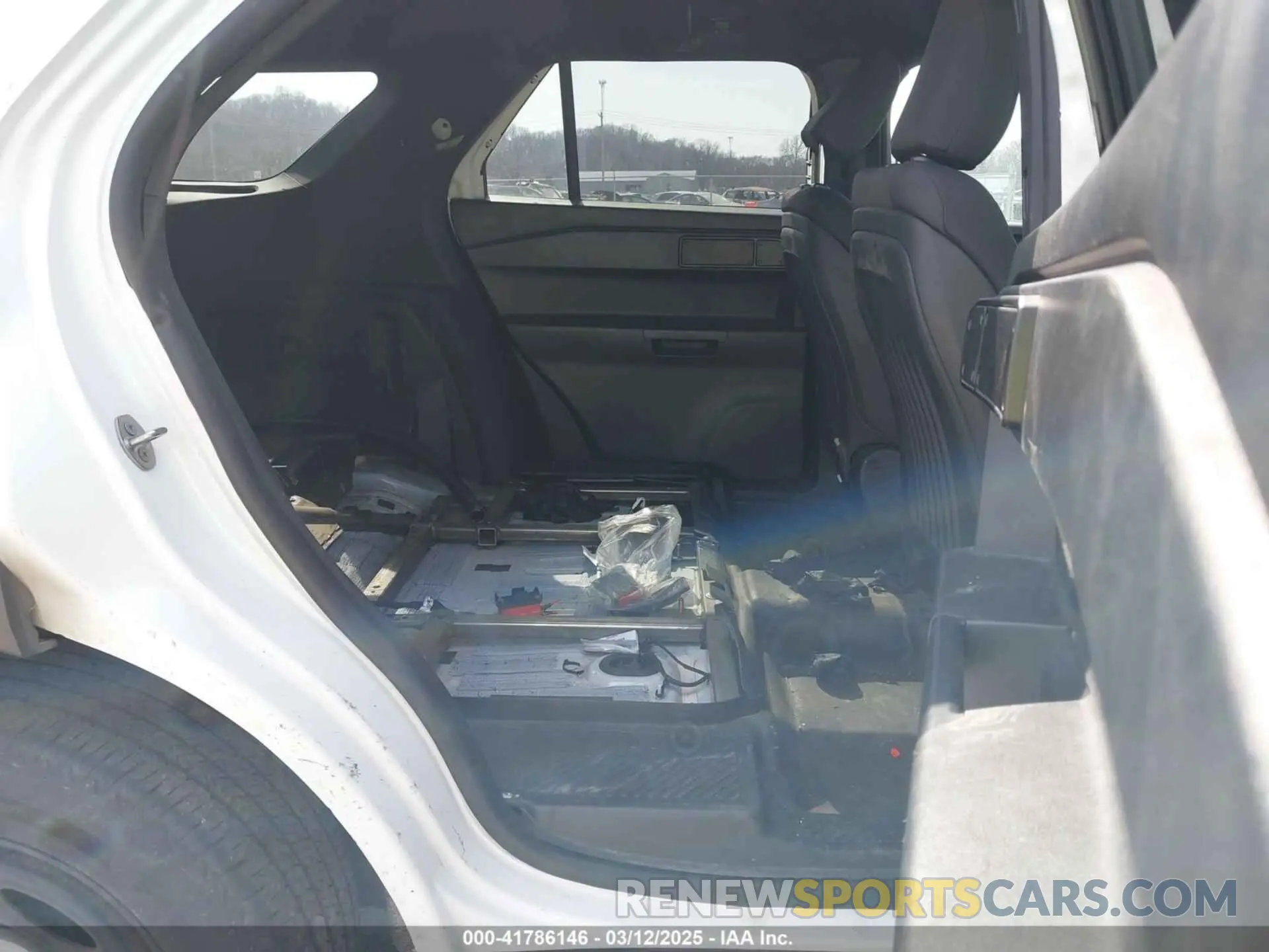 8 Photograph of a damaged car 1FM5K8AW5LGC67871 FORD POLICE INTERCEPTOR 2020