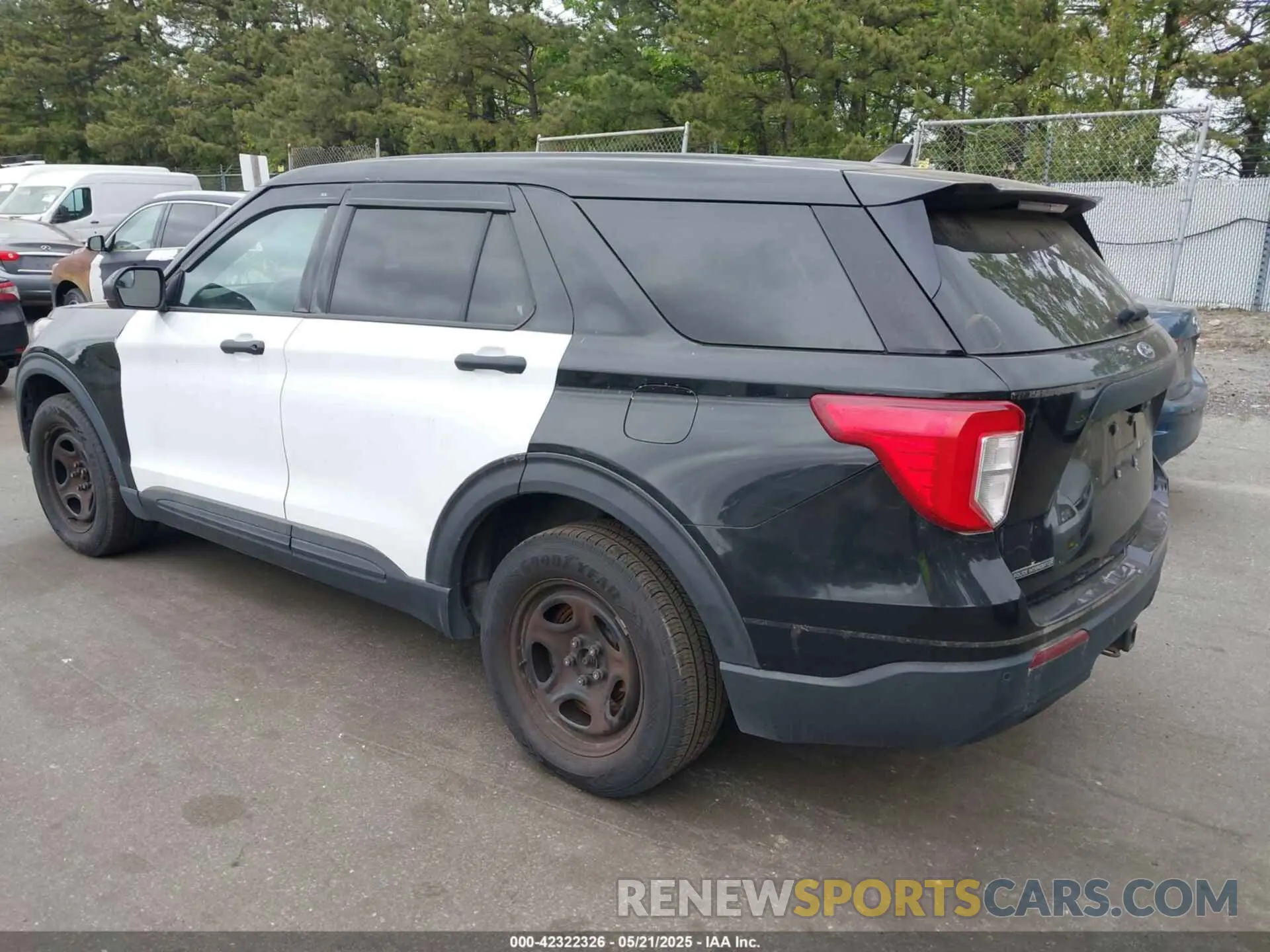 3 Photograph of a damaged car 1FM5K8AB7MGA43175 FORD POLICE INTERCEPTOR 2021