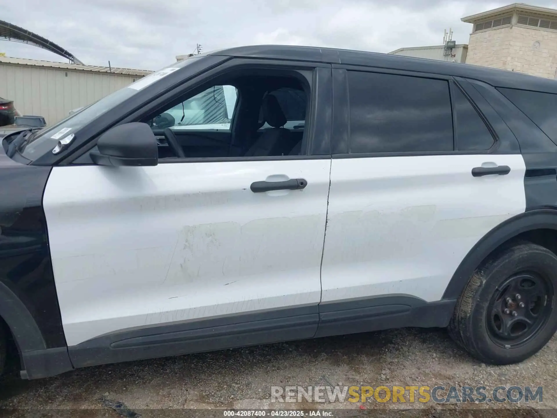 13 Photograph of a damaged car 1FM5K8ABXMGA46944 FORD POLICE INTERCEPTOR 2021