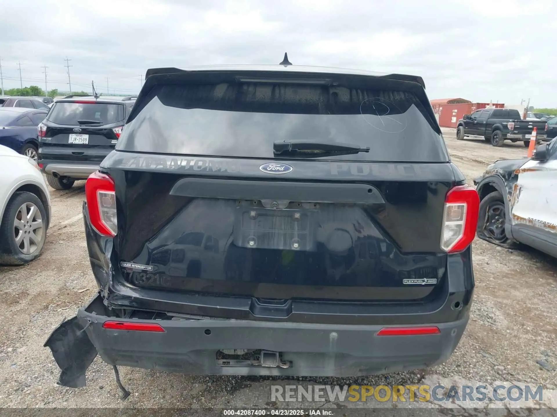 15 Photograph of a damaged car 1FM5K8ABXMGA46944 FORD POLICE INTERCEPTOR 2021