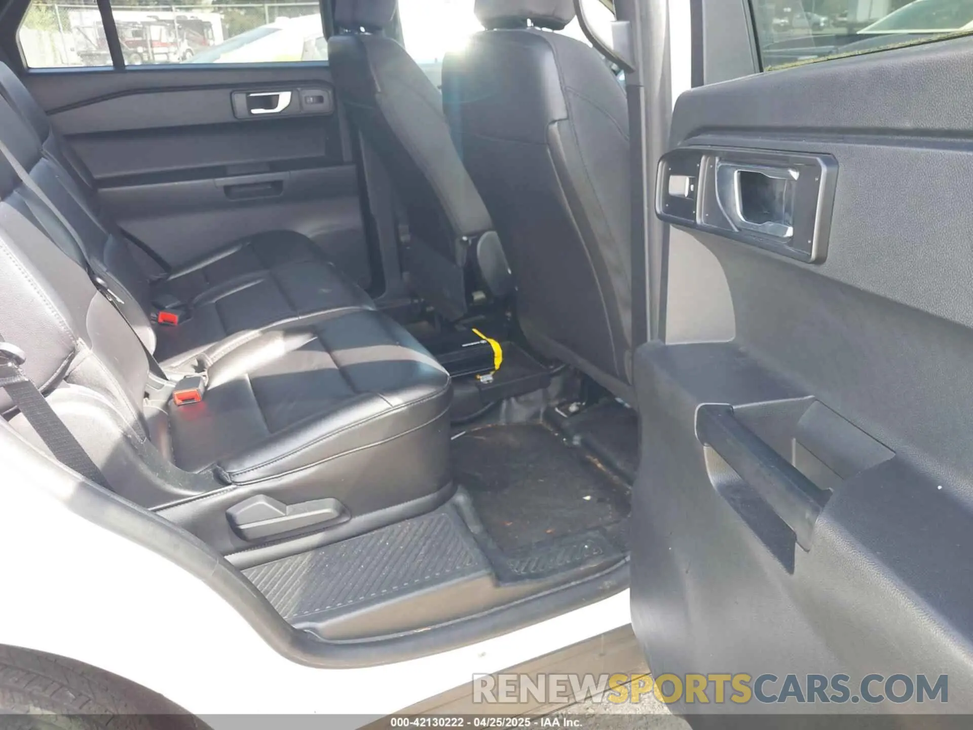 8 Photograph of a damaged car 1FM5K8AW5MNA05717 FORD POLICE INTERCEPTOR 2021