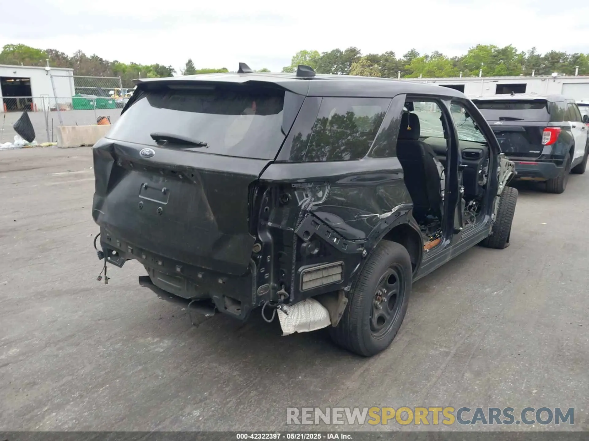 4 Photograph of a damaged car 1FM5K8AW9MNA01153 FORD POLICE INTERCEPTOR 2021