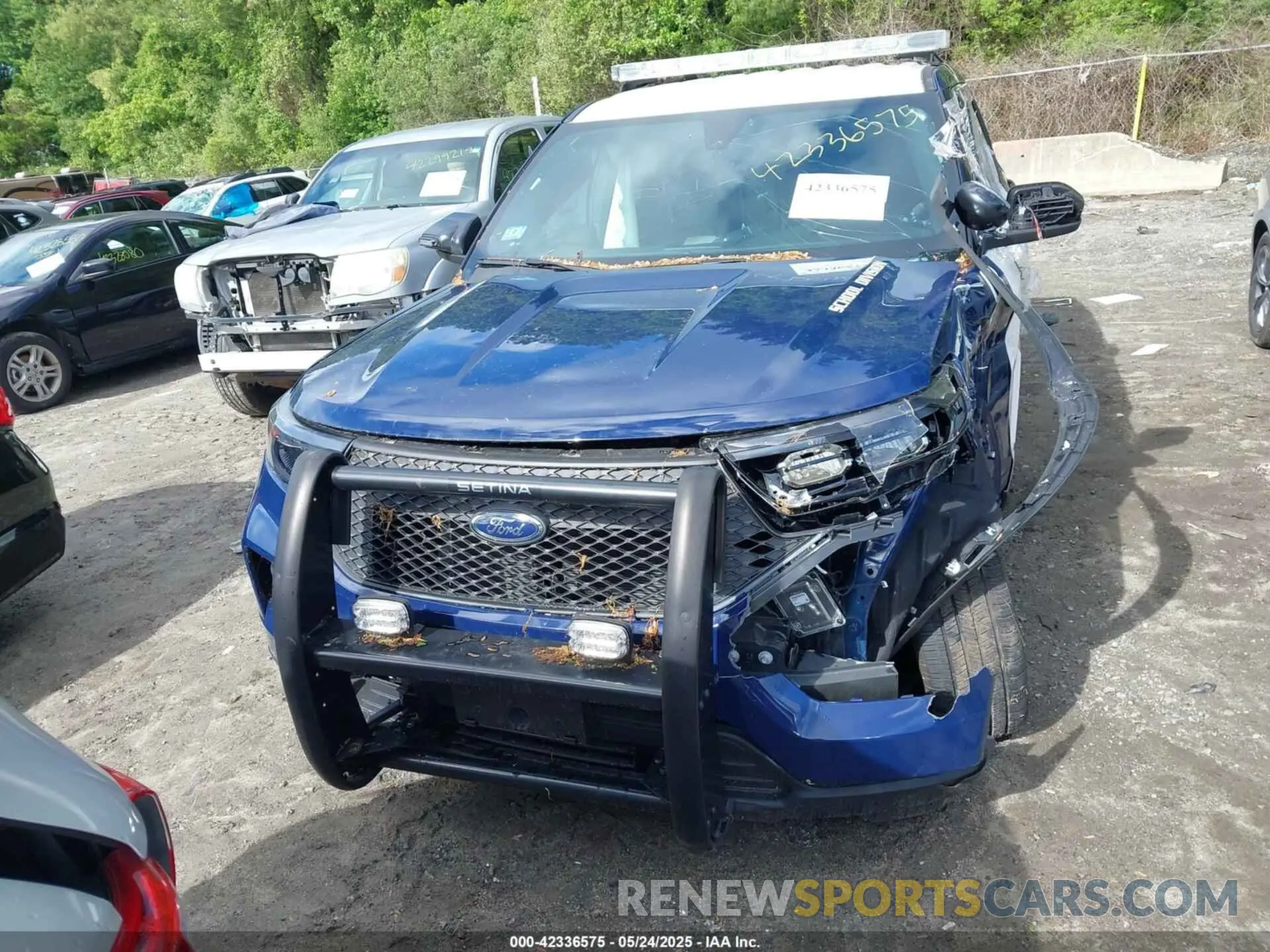 12 Photograph of a damaged car 1FM5K8AB1NGB52314 FORD POLICE INTERCEPTOR 2022