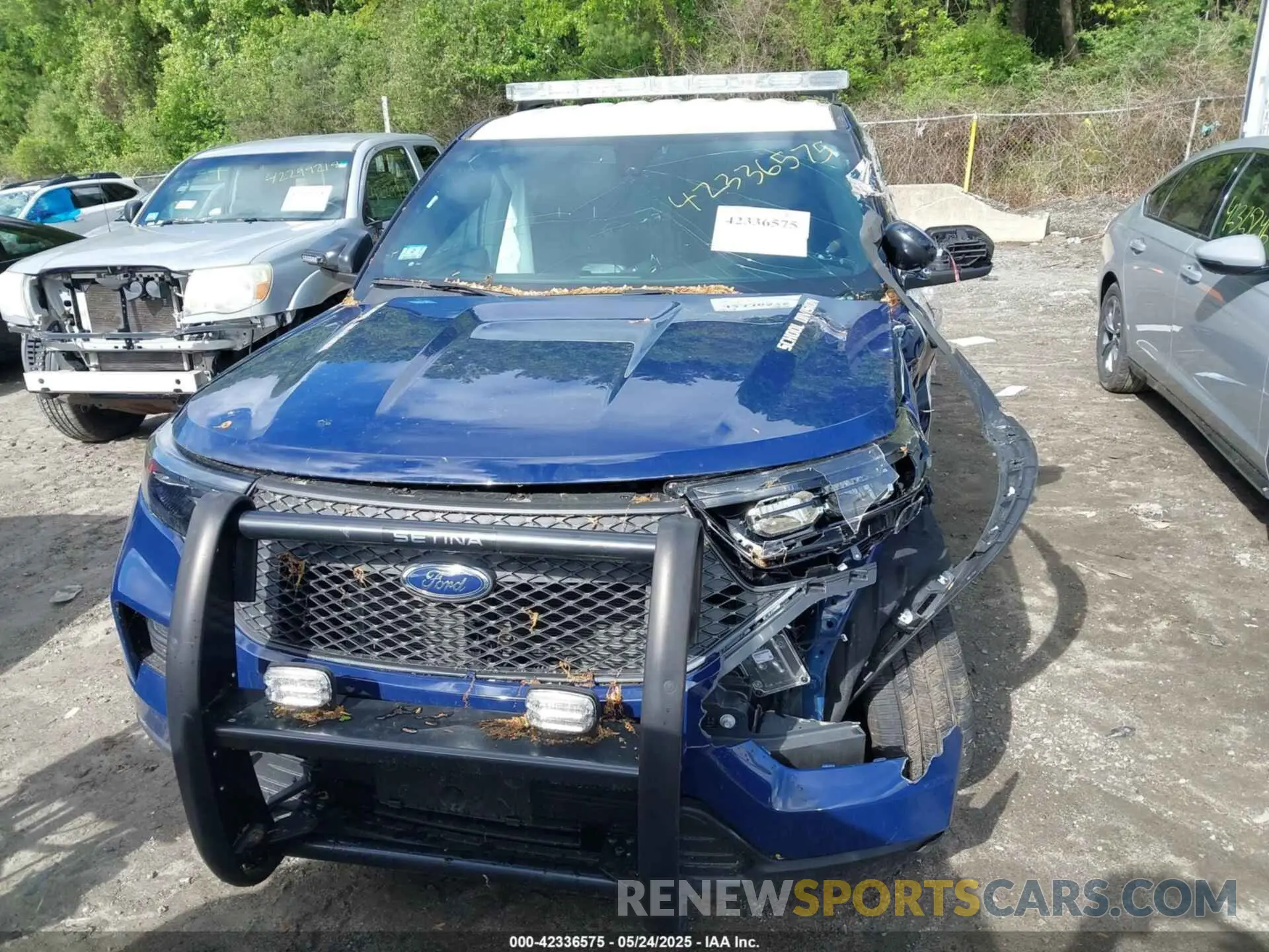 16 Photograph of a damaged car 1FM5K8AB1NGB52314 FORD POLICE INTERCEPTOR 2022