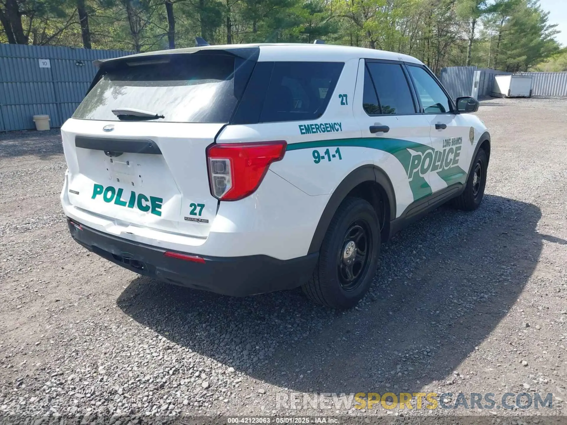 4 Photograph of a damaged car 1FM5K8AB2NGC42586 FORD POLICE INTERCEPTOR 2022