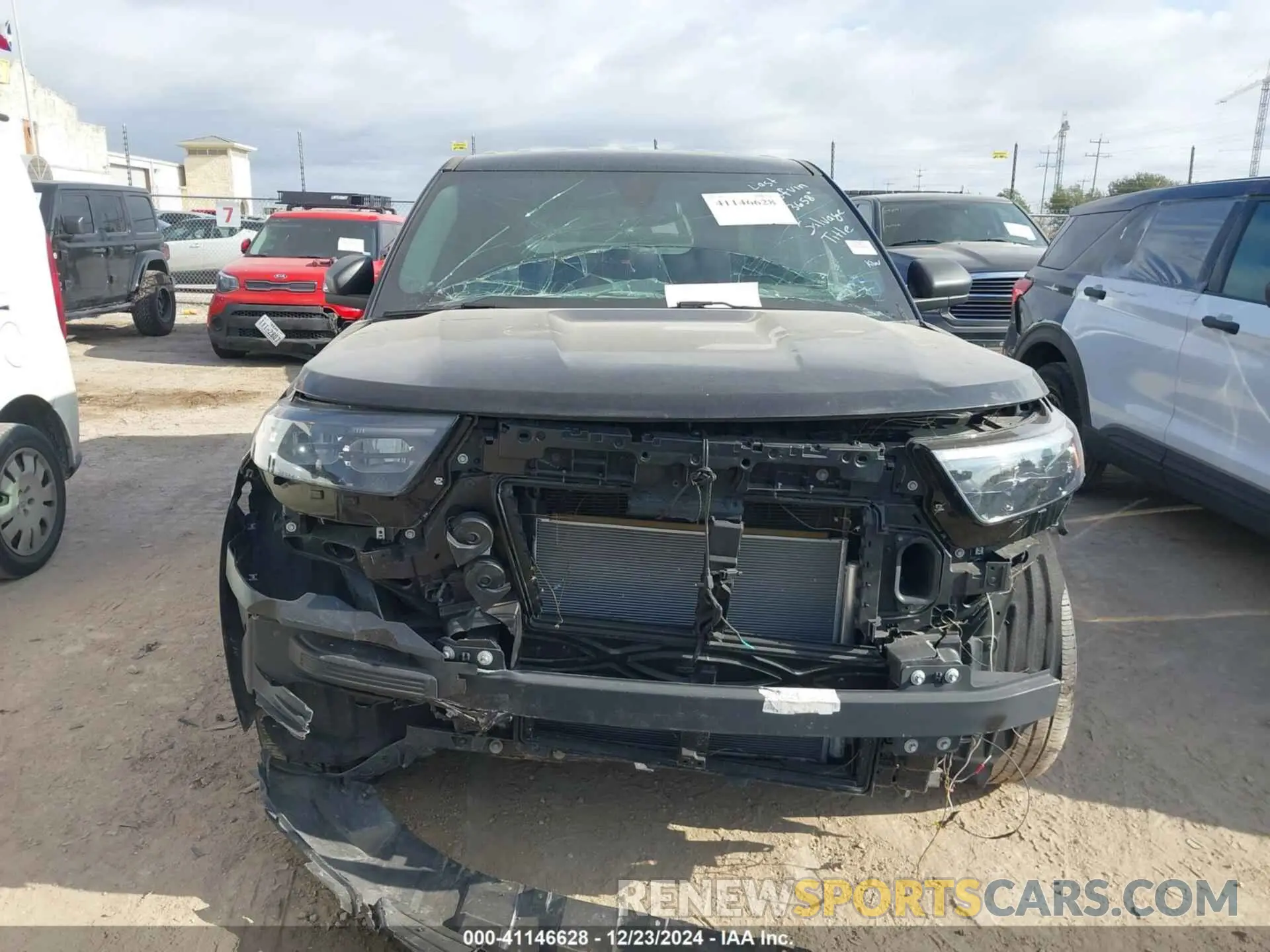 11 Photograph of a damaged car 1FM5K8AB5NGC23658 FORD POLICE INTERCEPTOR 2022