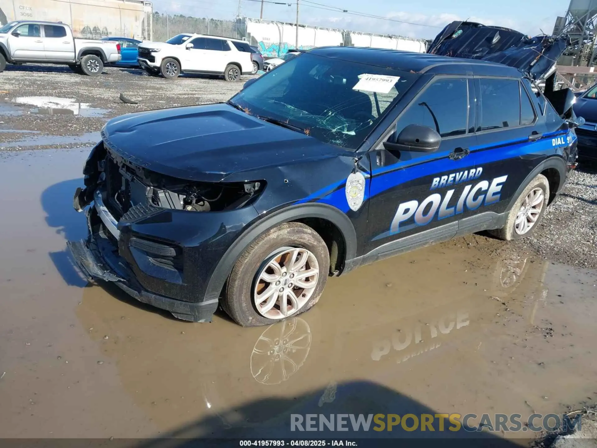 2 Фотография поврежденного автомобиля 1FM5K8AC6NGC52692 FORD POLICE INTERCEPTOR 2022