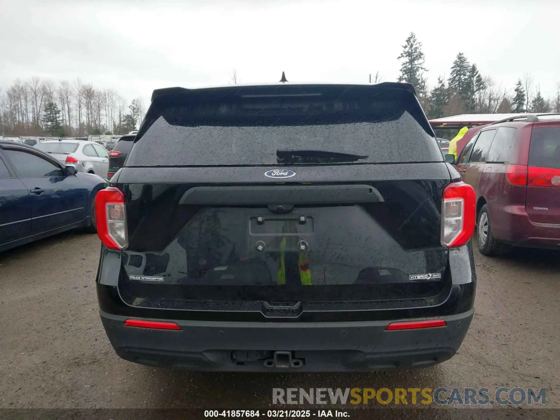 16 Photograph of a damaged car 1FM5K8AW2NNA08981 FORD POLICE INTERCEPTOR 2022