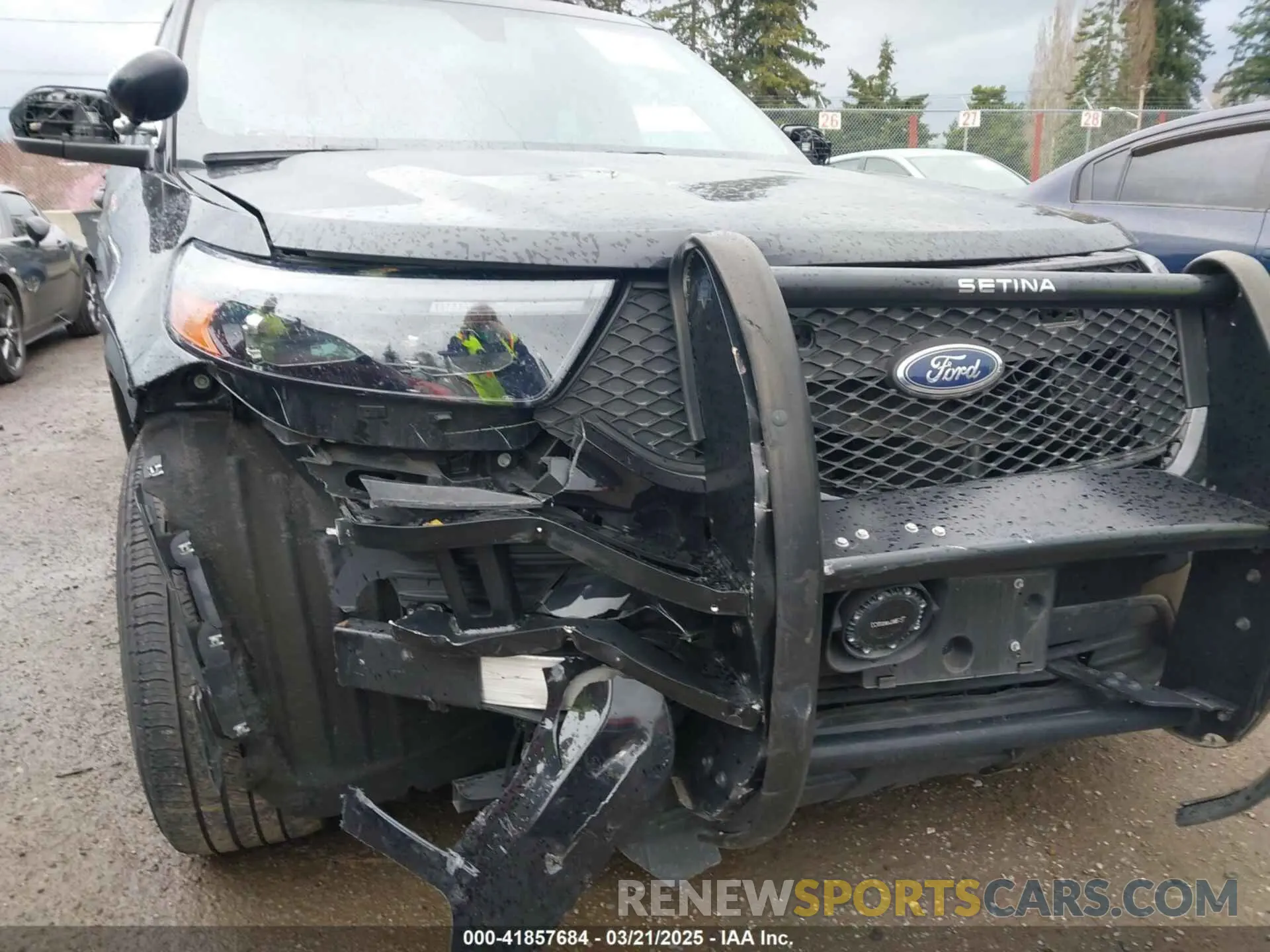 17 Photograph of a damaged car 1FM5K8AW2NNA08981 FORD POLICE INTERCEPTOR 2022