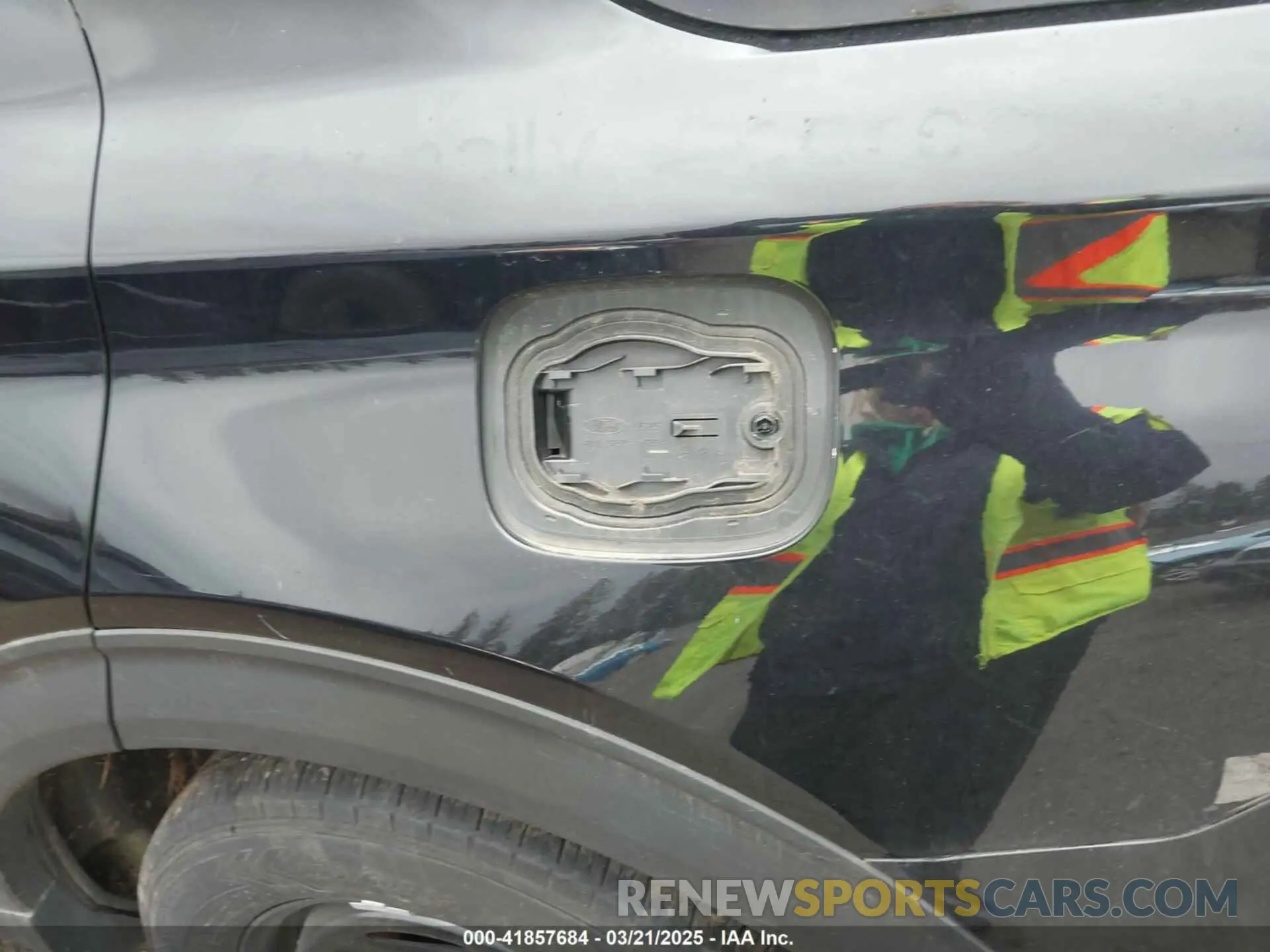 21 Photograph of a damaged car 1FM5K8AW2NNA08981 FORD POLICE INTERCEPTOR 2022
