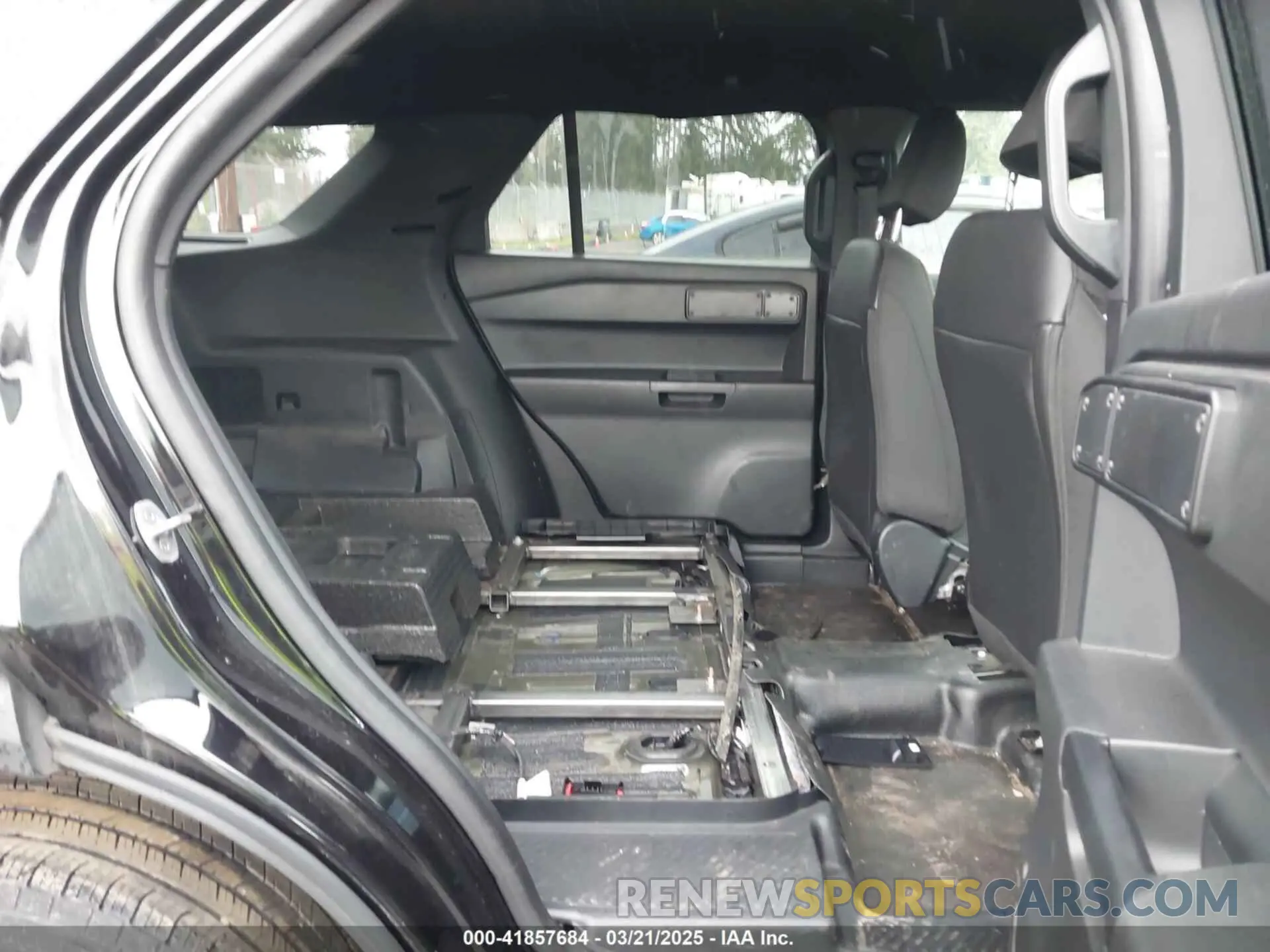 8 Photograph of a damaged car 1FM5K8AW2NNA08981 FORD POLICE INTERCEPTOR 2022