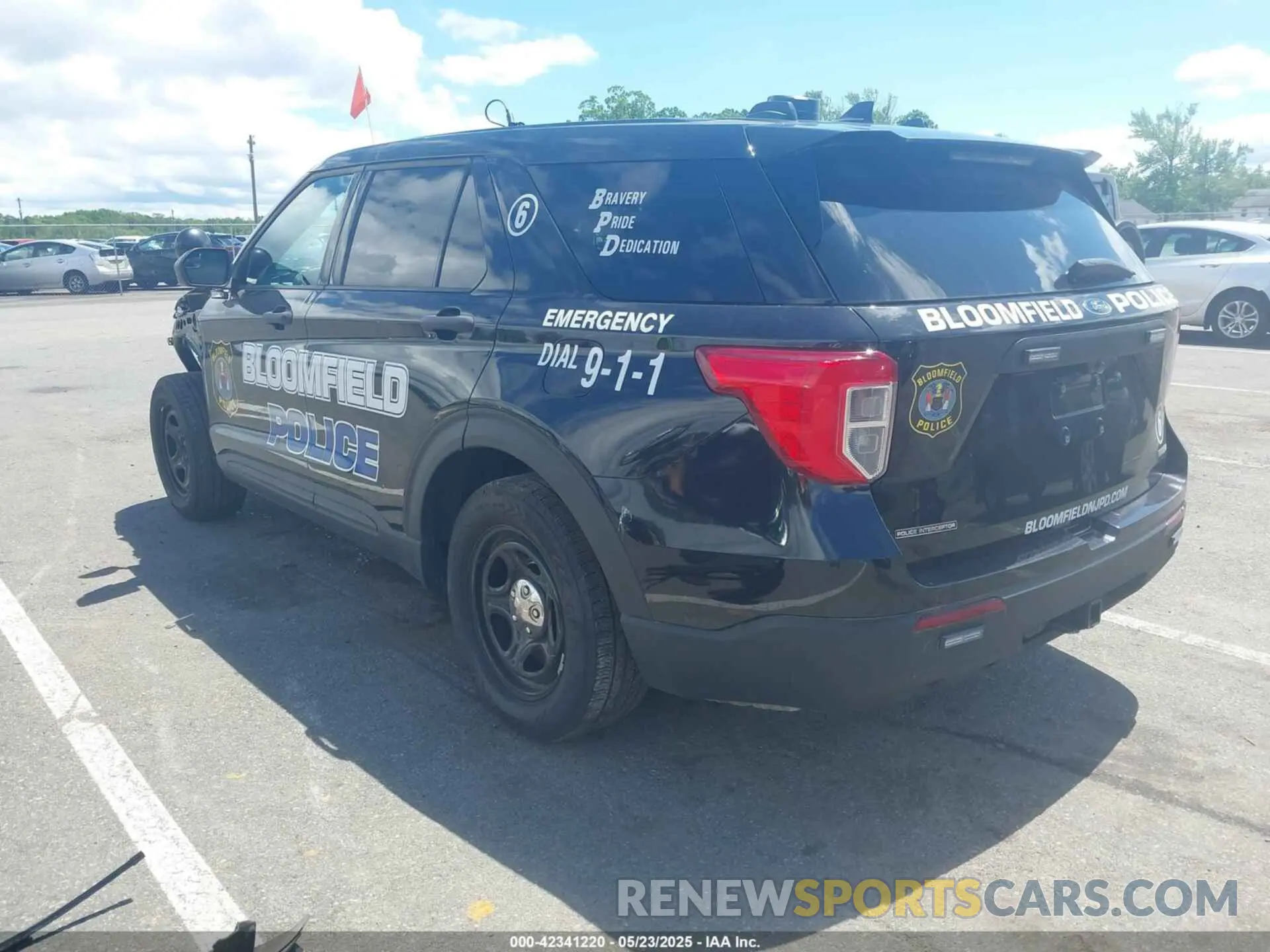 3 Фотография поврежденного автомобиля 1FM5K8AB1PGC18265 FORD POLICE INTERCEPTOR 2023