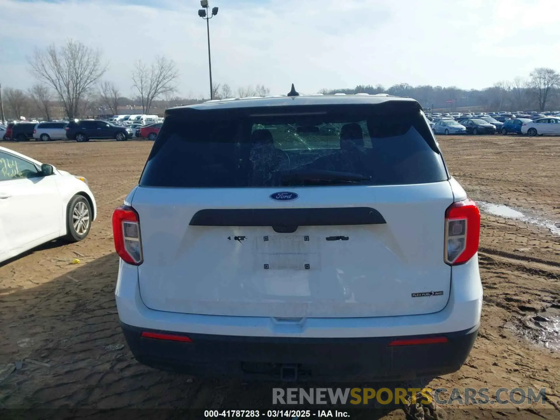 16 Photograph of a damaged car 1FM5K8AB2PGB69139 FORD POLICE INTERCEPTOR 2023