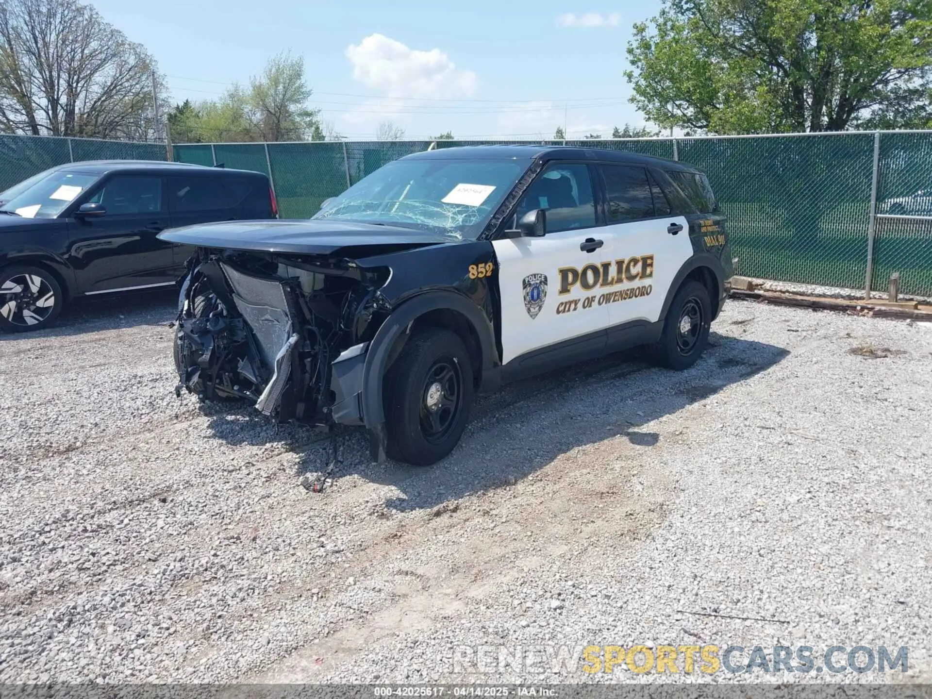 2 Фотография поврежденного автомобиля 1FM5K8AB3PGB15431 FORD POLICE INTERCEPTOR 2023