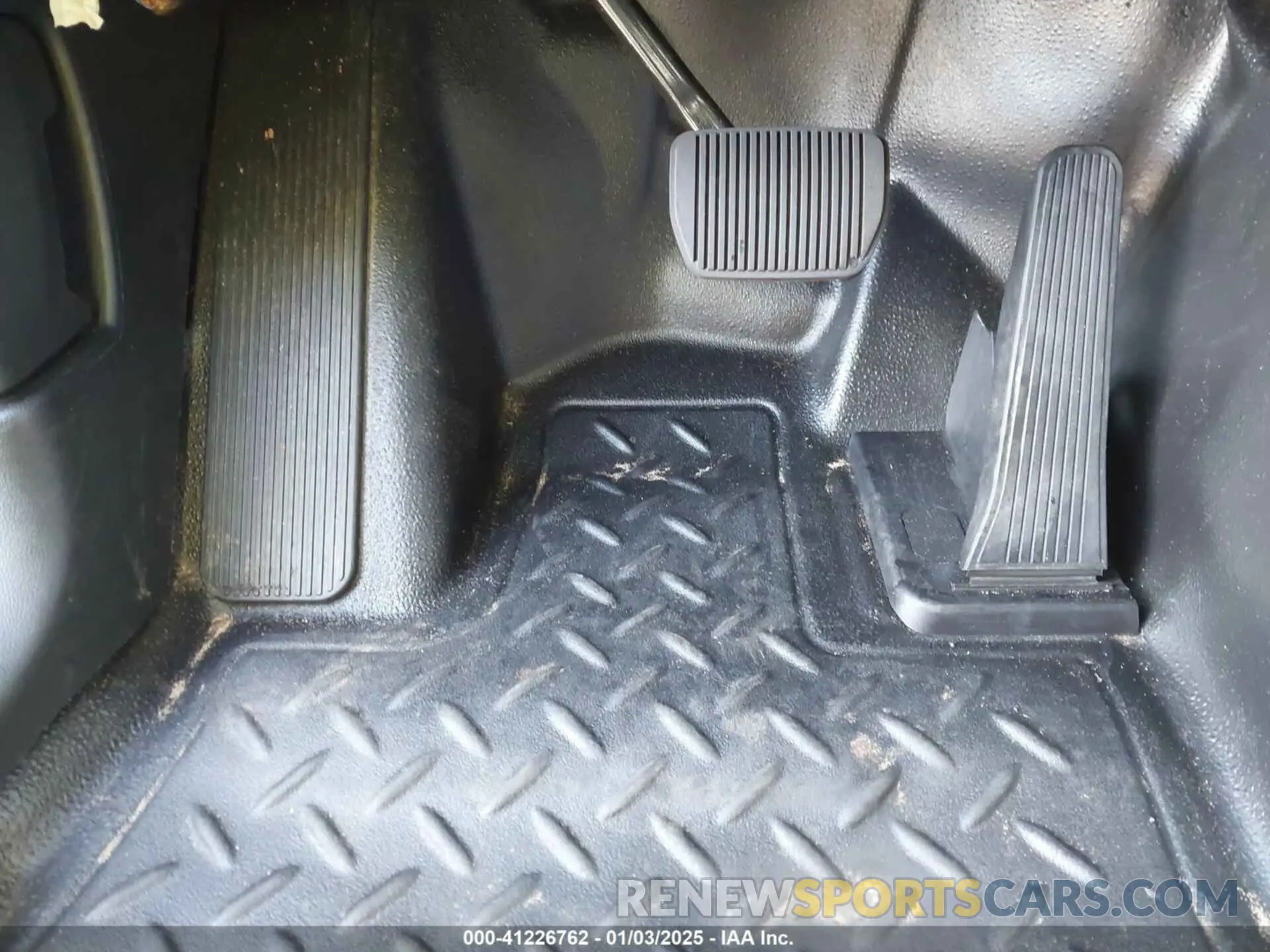 18 Photograph of a damaged car 1FM5K8AB4PGA62643 FORD POLICE INTERCEPTOR 2023