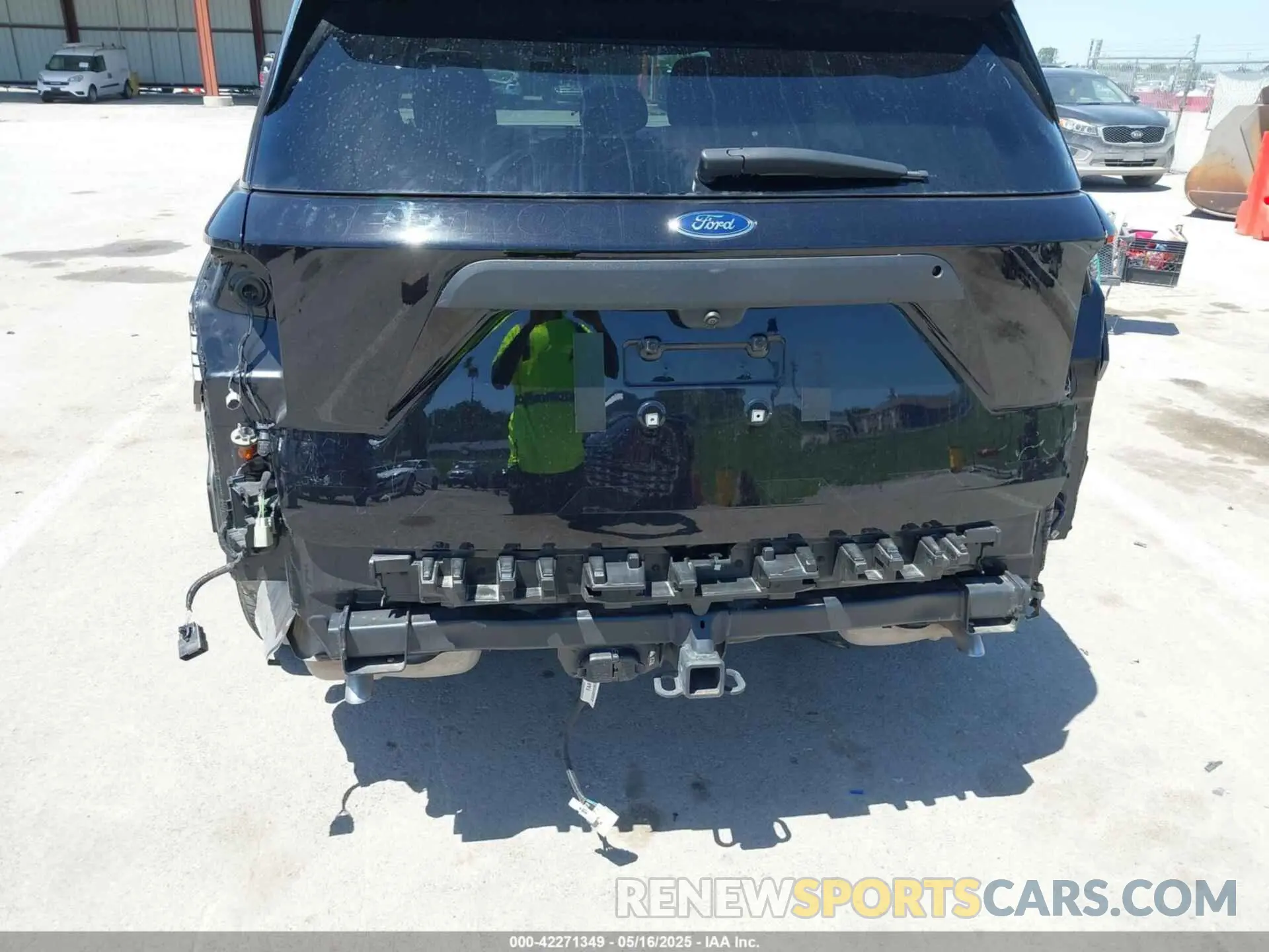 6 Photograph of a damaged car 1FM5K8AB6PGA03741 FORD POLICE INTERCEPTOR 2023