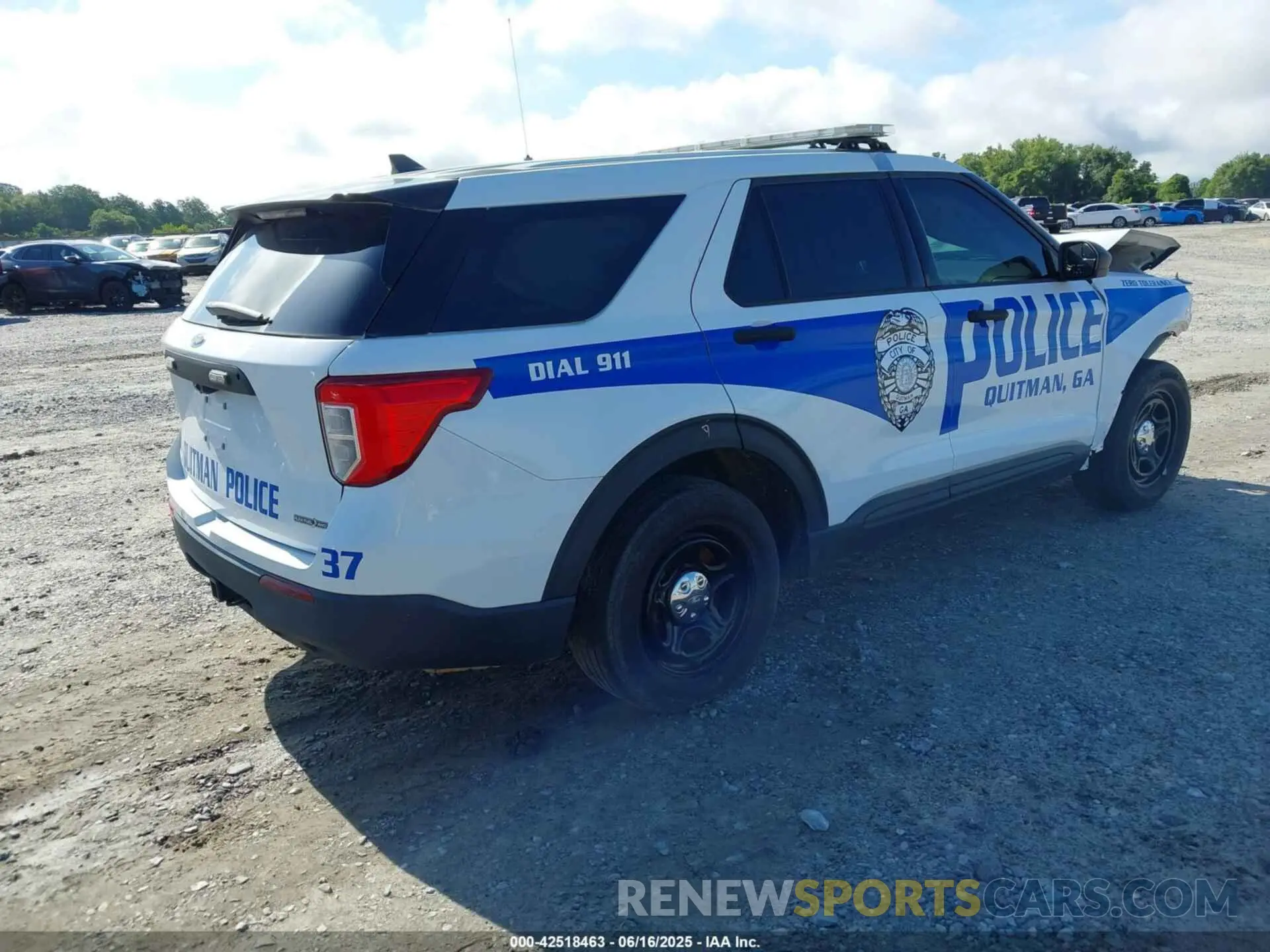 4 Photograph of a damaged car 1FM5K8AB5NGA99682 FORD POLICE INTERCEPTOR UTILITY 2022