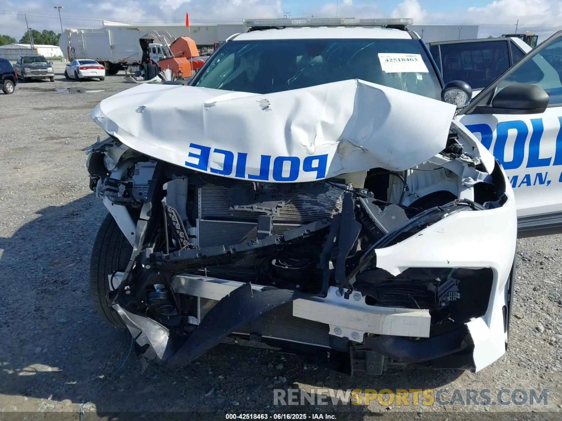 6 Photograph of a damaged car 1FM5K8AB5NGA99682 FORD POLICE INTERCEPTOR UTILITY 2022