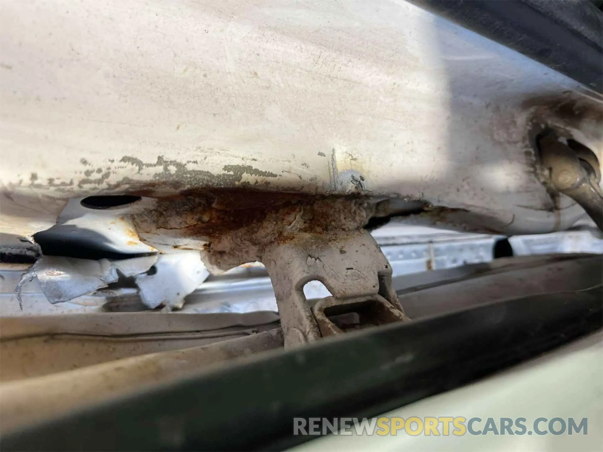 32 Photograph of a damaged car 1FTER4EHXKLA34417 FORD RANGER 2019