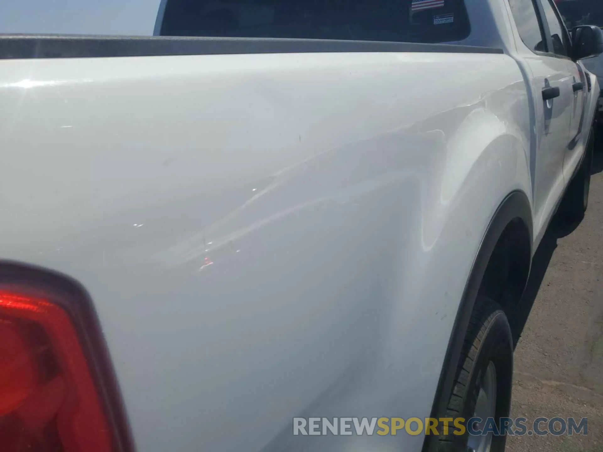 21 Photograph of a damaged car 1FTER4EH8LLA53100 FORD RANGER 2020