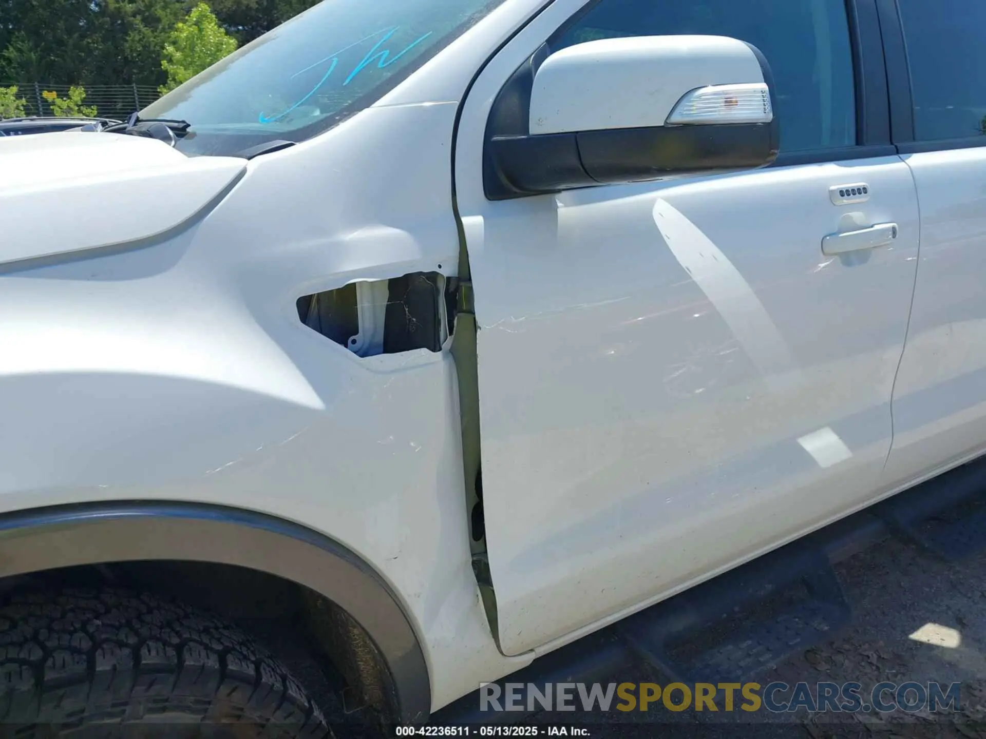 19 Photograph of a damaged car 1FTER4FH6PLE27336 FORD RANGER 2023