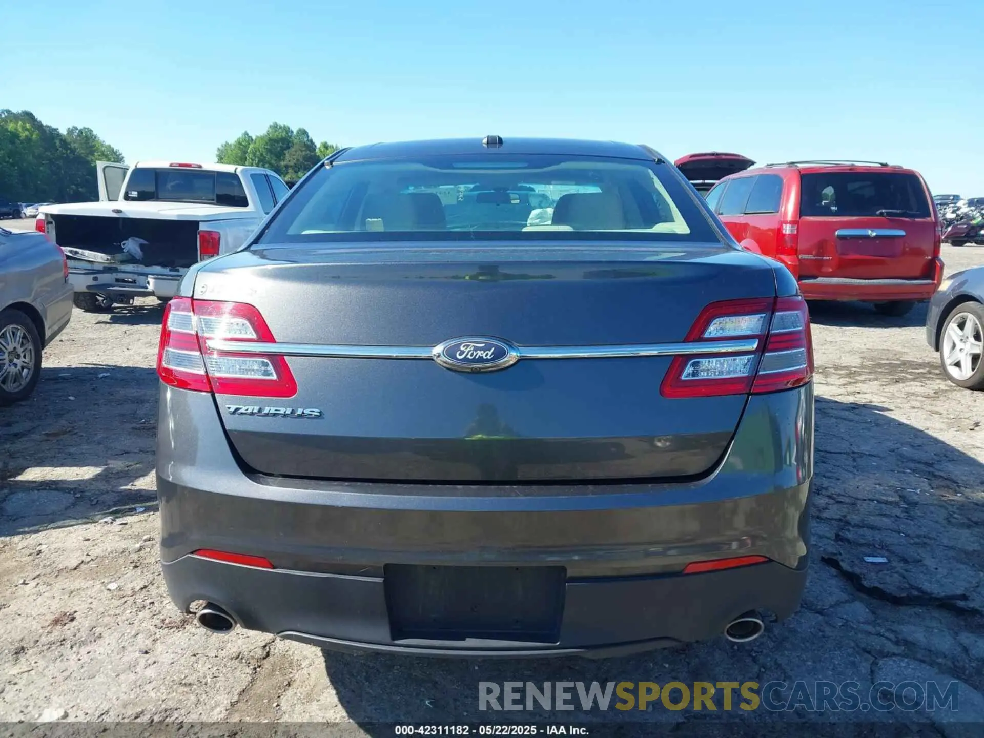 16 Фотография поврежденного автомобиля 1FAHP2D82KG117511 FORD TAURUS 2019