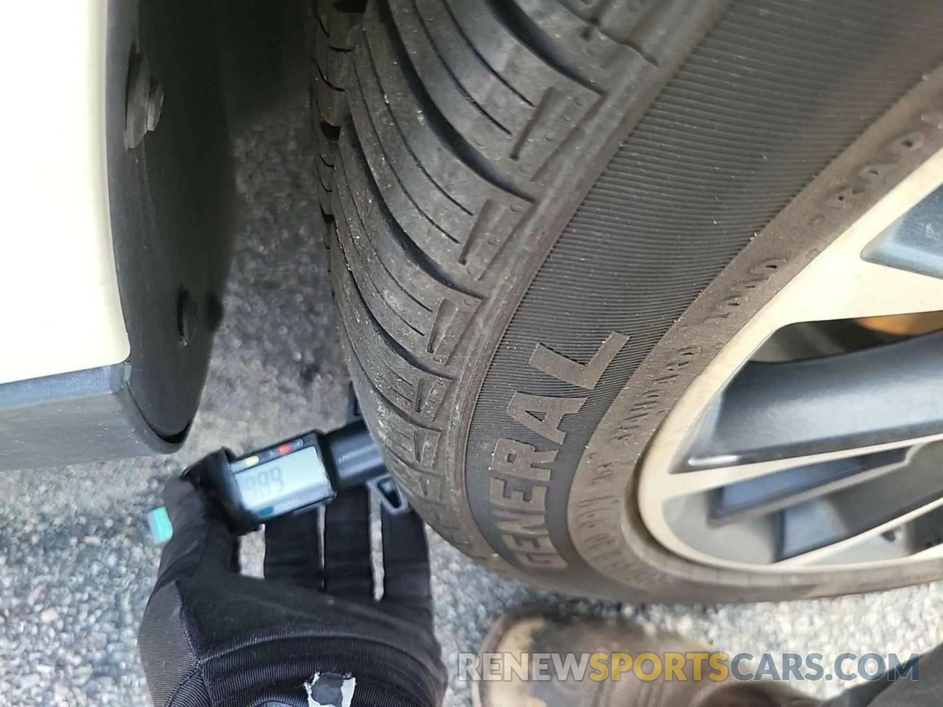 6 Photograph of a damaged car 1FAHP2E82KG100559 FORD TAURUS 2019