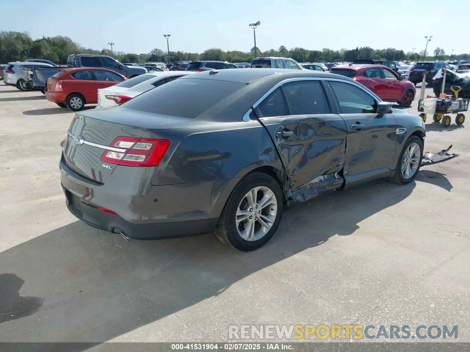 4 Photograph of a damaged car 1FAHP2E87KG110486 FORD TAURUS 2019
