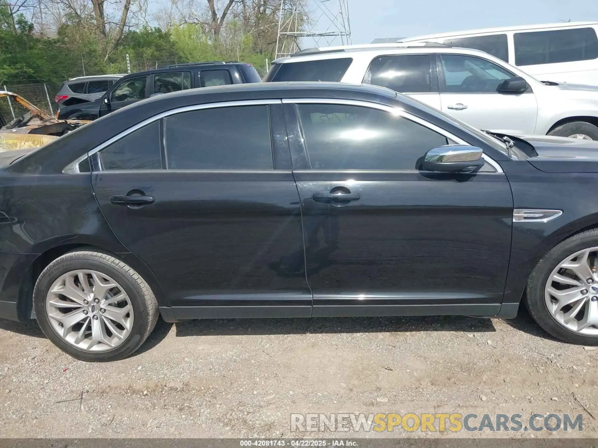 13 Photograph of a damaged car 1FAHP2F81KG109414 FORD TAURUS 2019