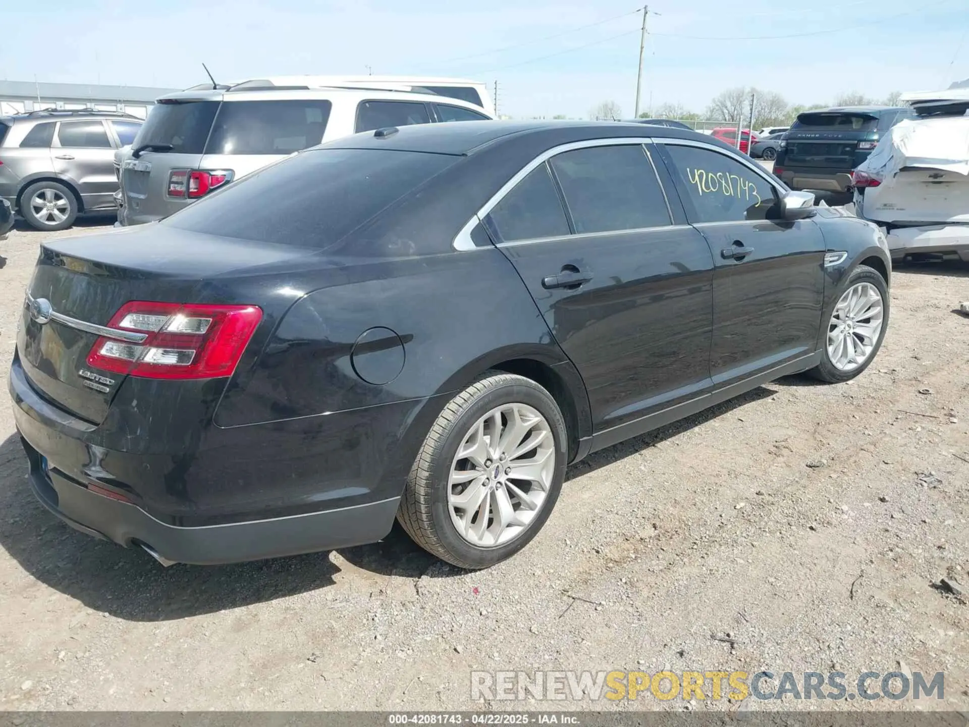 4 Photograph of a damaged car 1FAHP2F81KG109414 FORD TAURUS 2019
