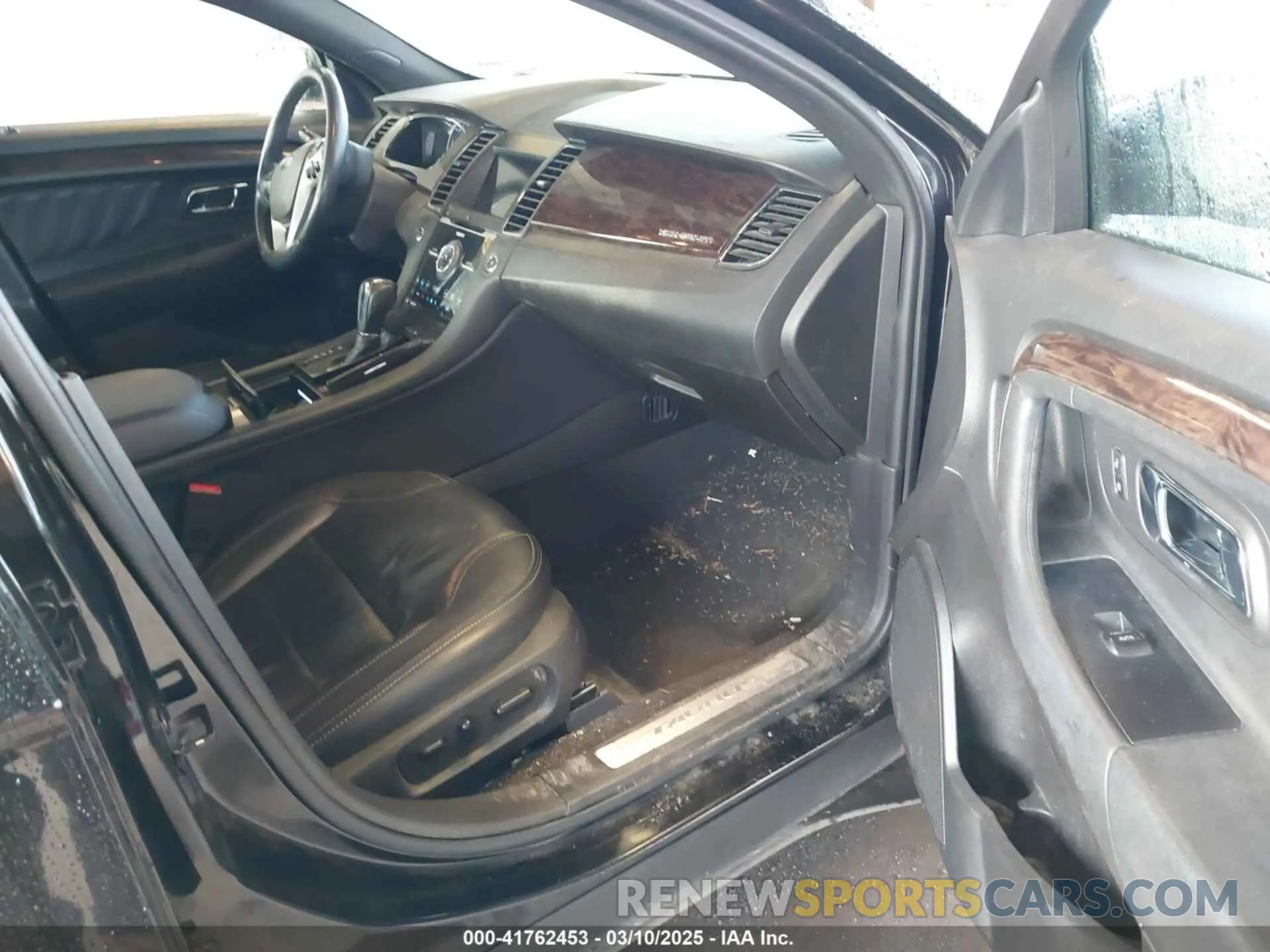 5 Photograph of a damaged car 1FAHP2F81KG110790 FORD TAURUS 2019