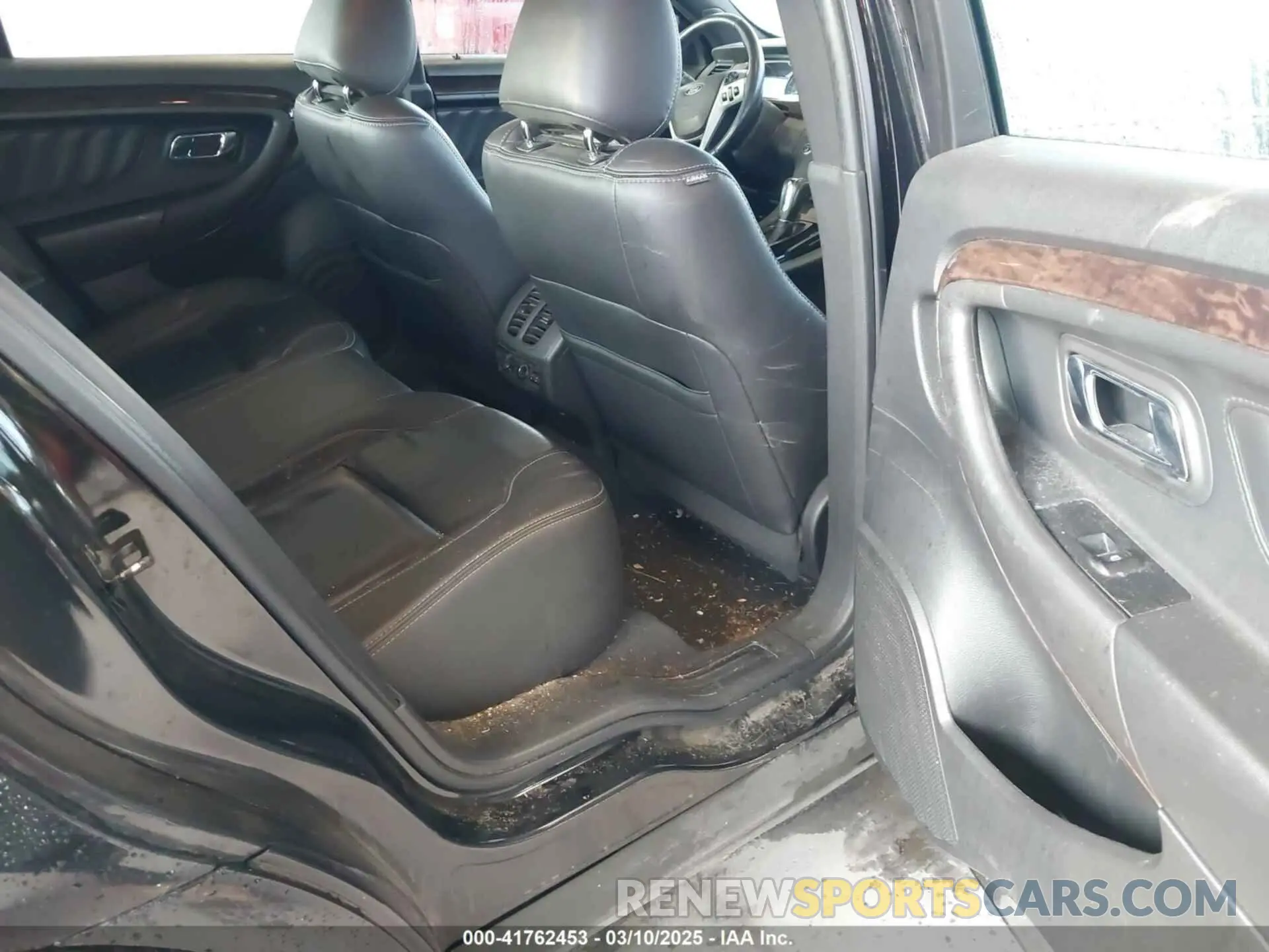 8 Photograph of a damaged car 1FAHP2F81KG110790 FORD TAURUS 2019