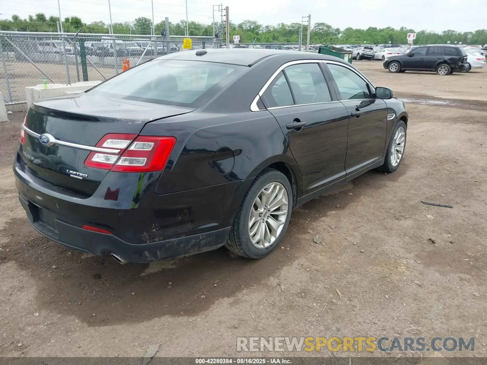 4 Фотография поврежденного автомобиля 1FAHP2F82KG111088 FORD TAURUS 2019