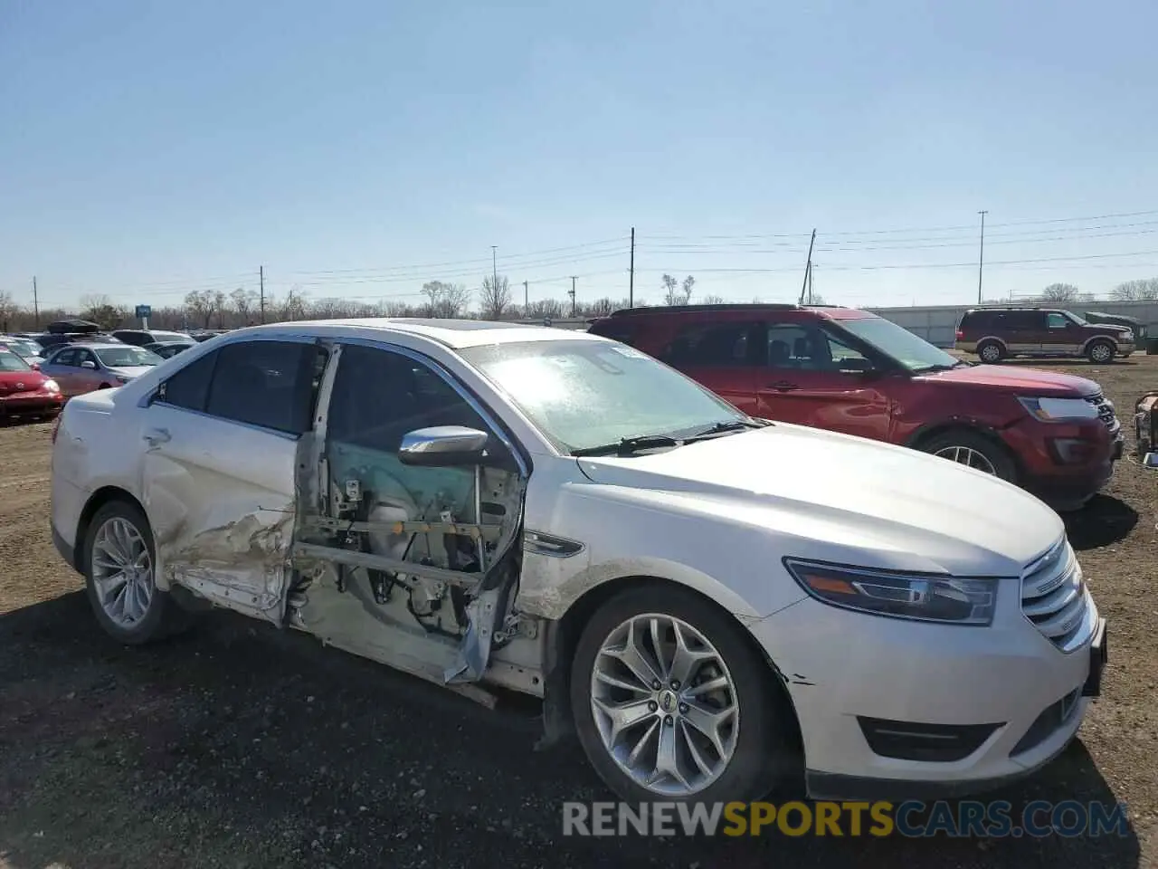 4 Photograph of a damaged car 1FAHP2F89KG118104 FORD TAURUS 2019