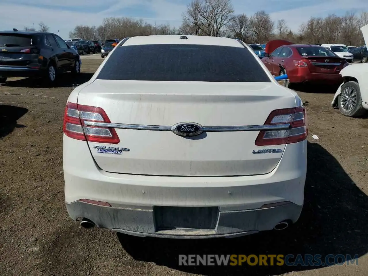 6 Photograph of a damaged car 1FAHP2F89KG118104 FORD TAURUS 2019