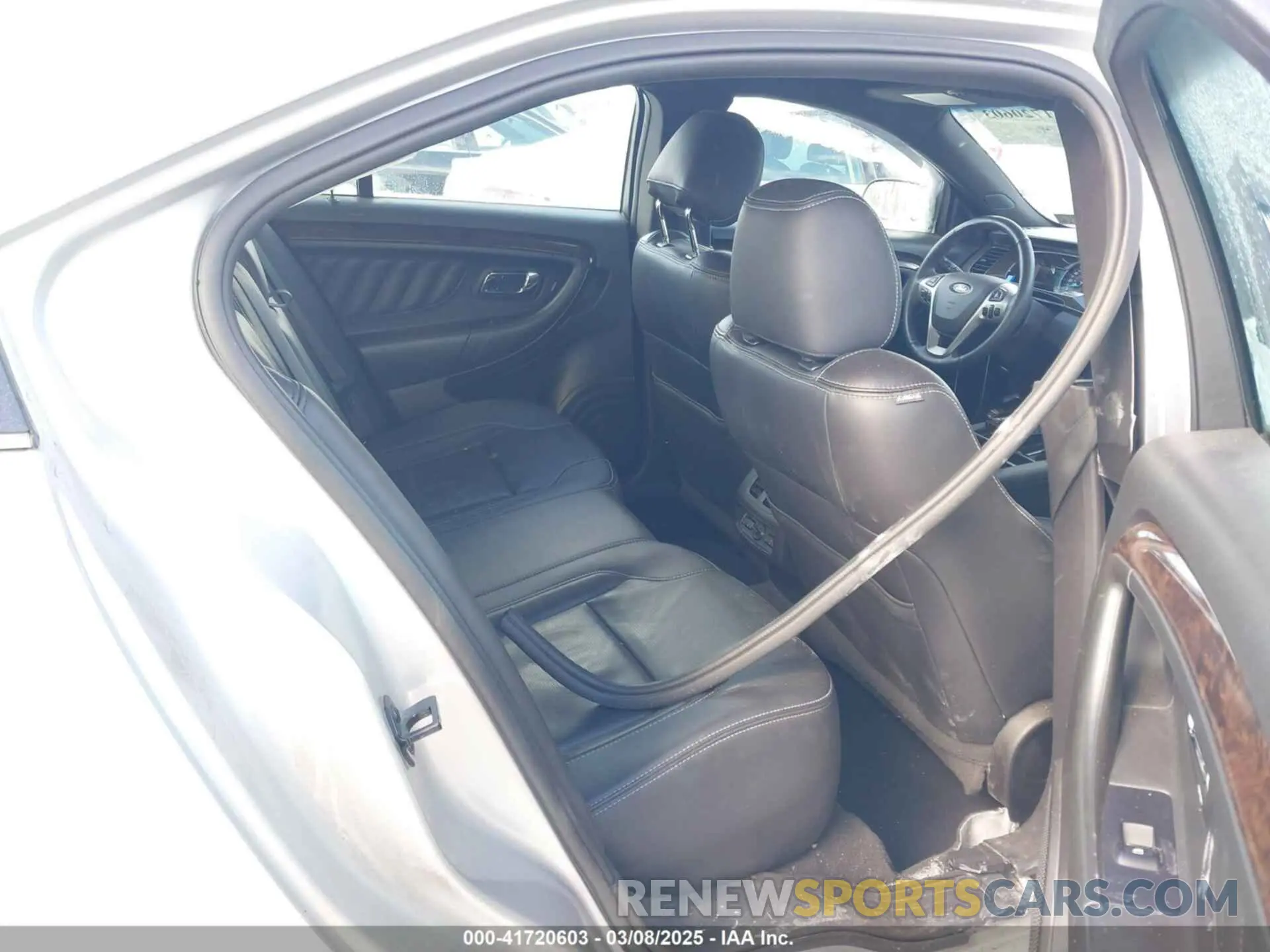 8 Photograph of a damaged car 1FAHP2J80KG116832 FORD TAURUS 2019