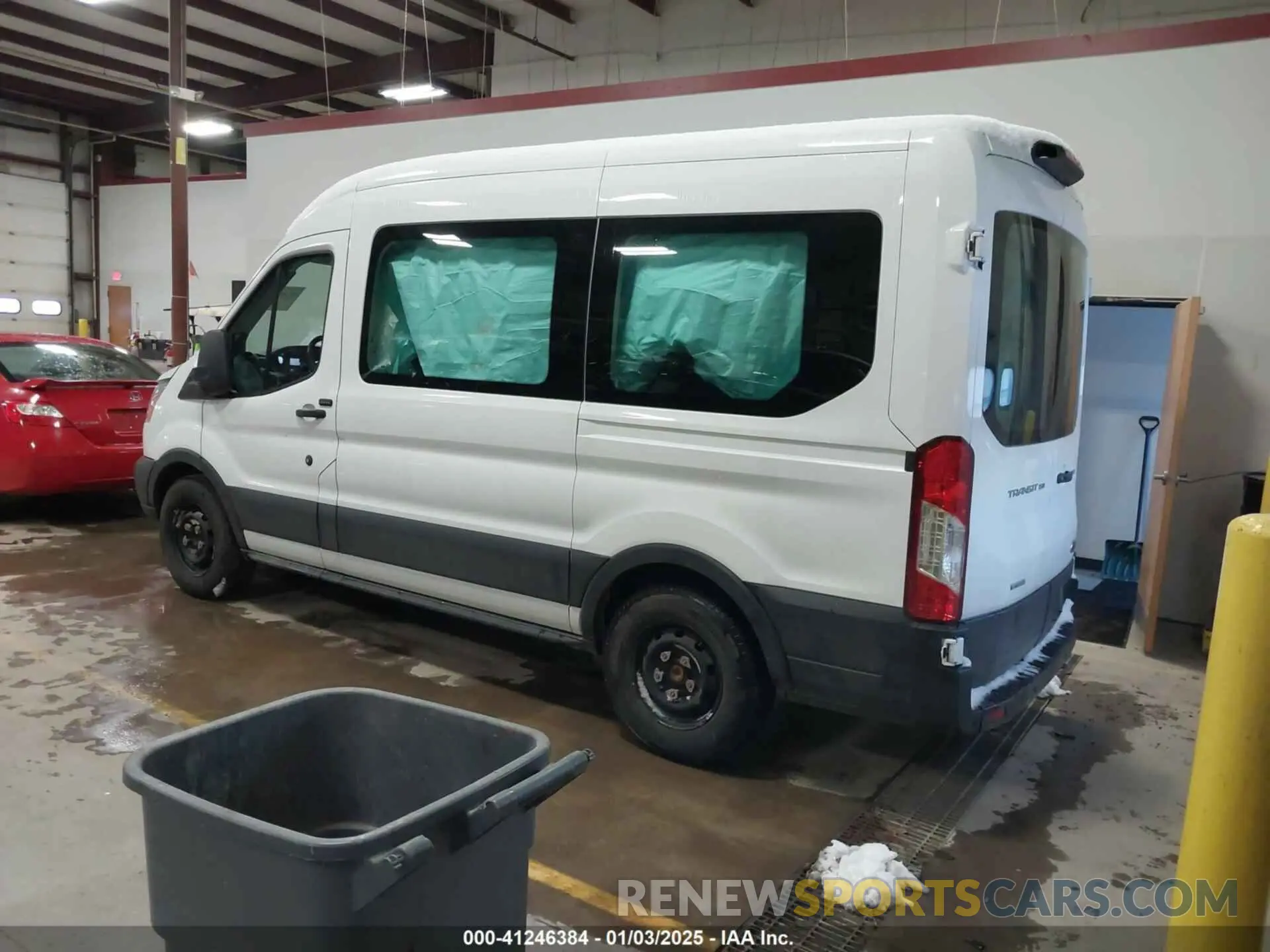 3 Фотография поврежденного автомобиля 1FMZK1CG0KKB58602 FORD TRANSIT-150 2019