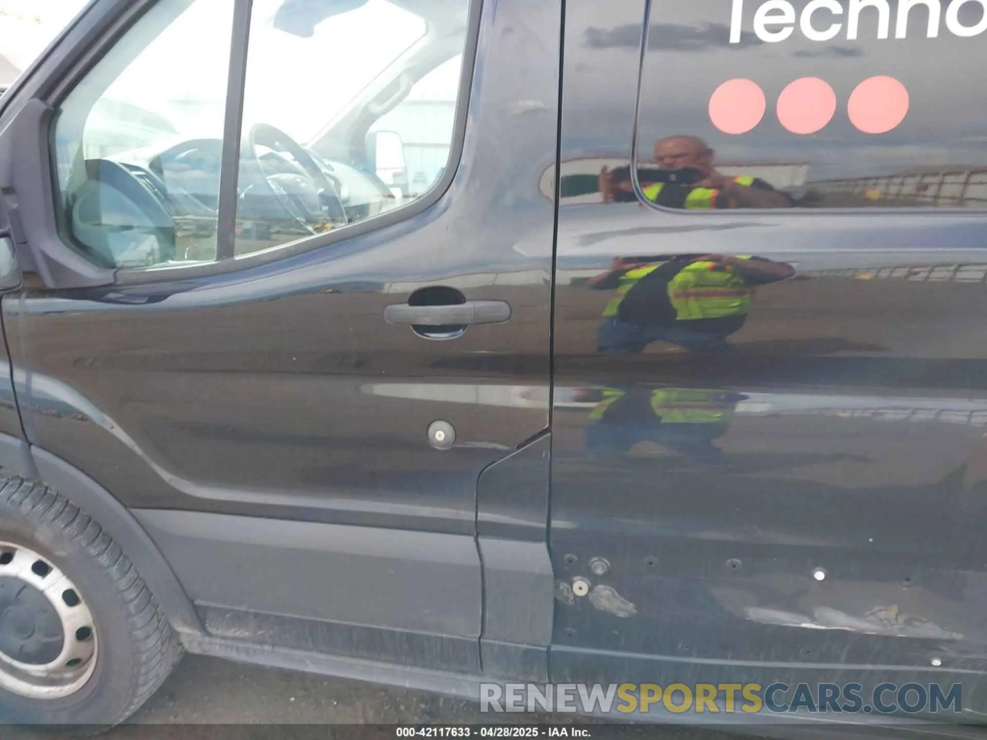 14 Photograph of a damaged car 1FTYE1YM0KKA41527 FORD TRANSIT-150 2019