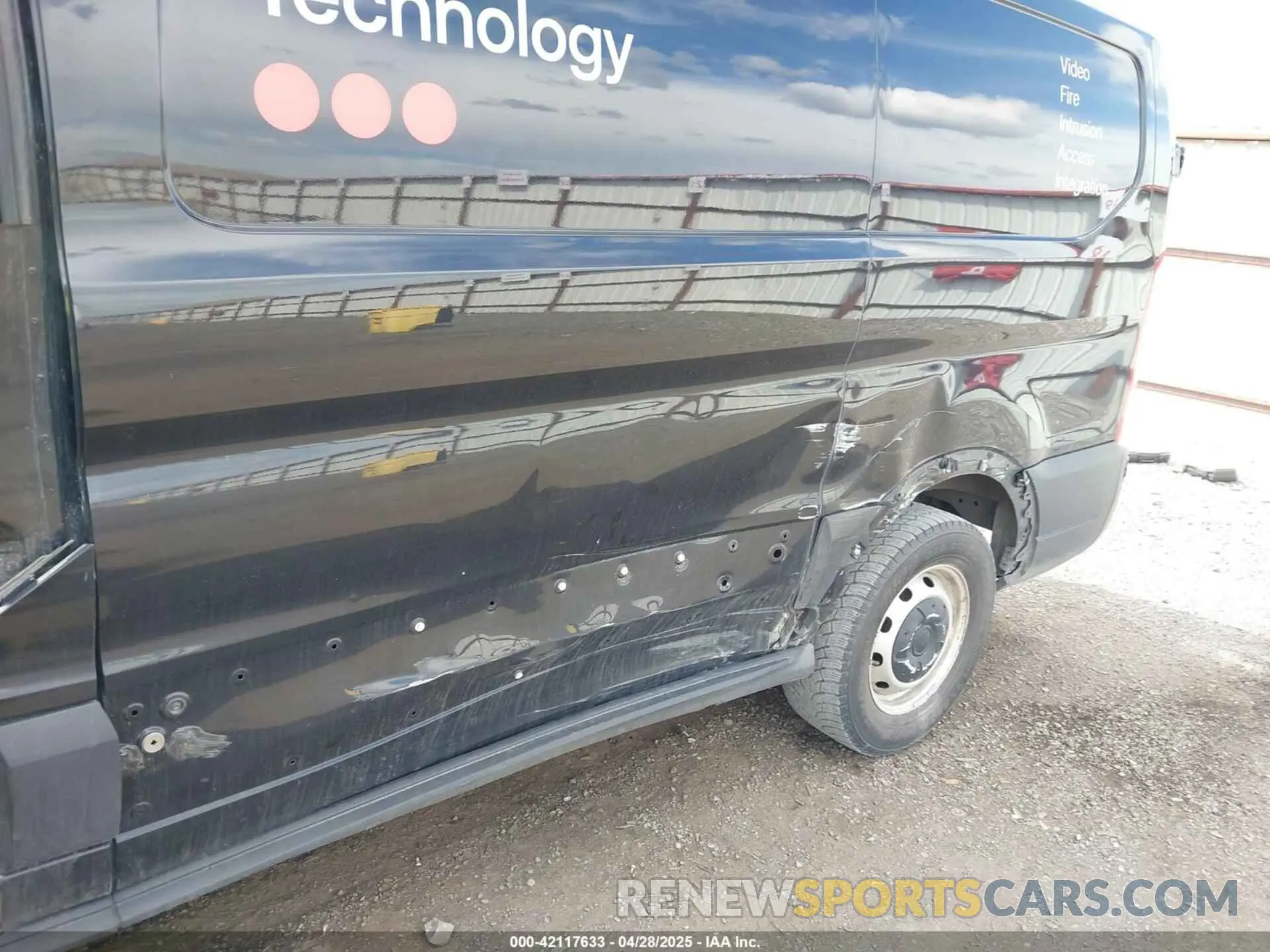 6 Photograph of a damaged car 1FTYE1YM0KKA41527 FORD TRANSIT-150 2019