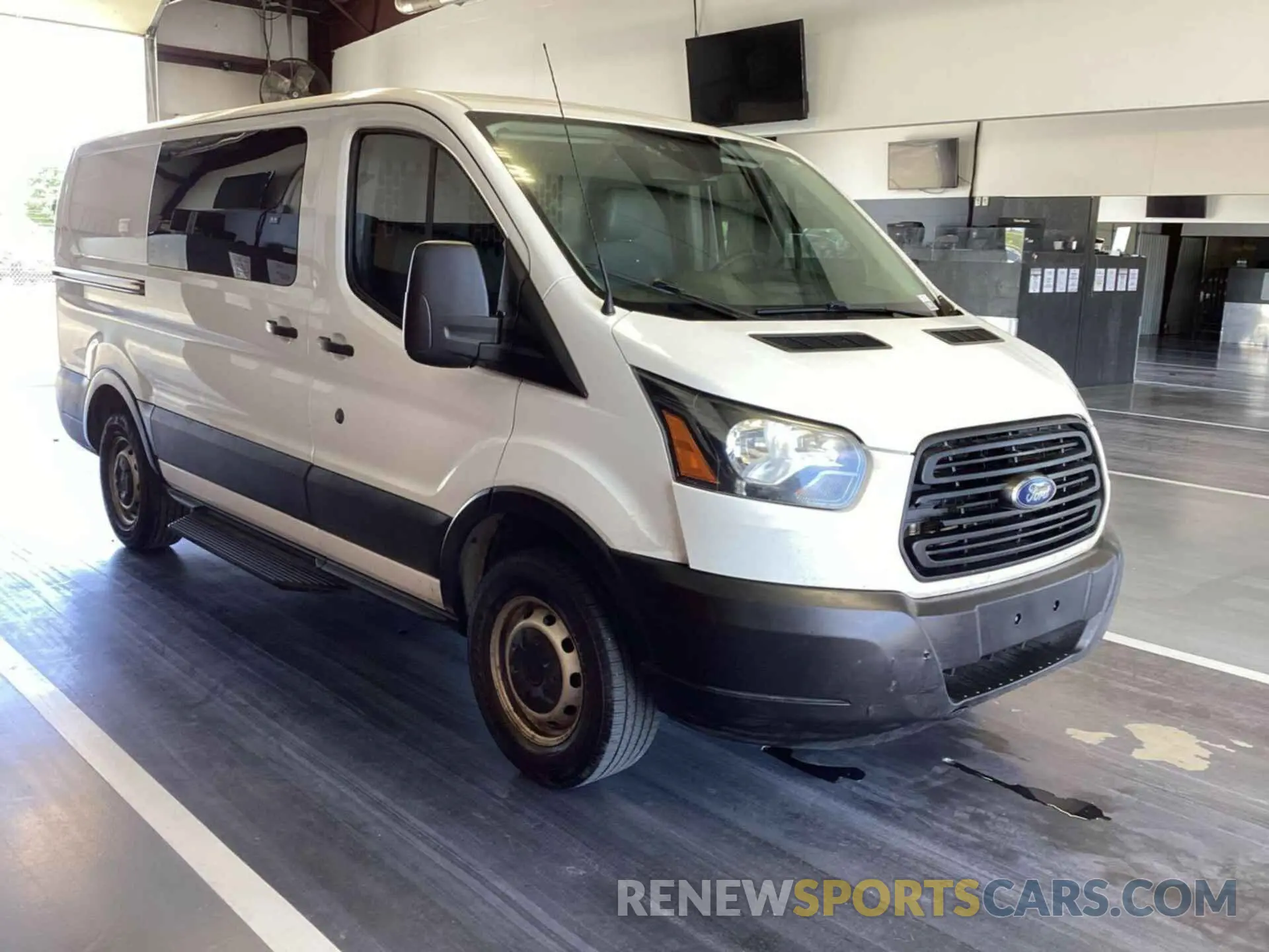 17 Photograph of a damaged car 1FTYE1YM0KKB28327 FORD TRANSIT-150 2019