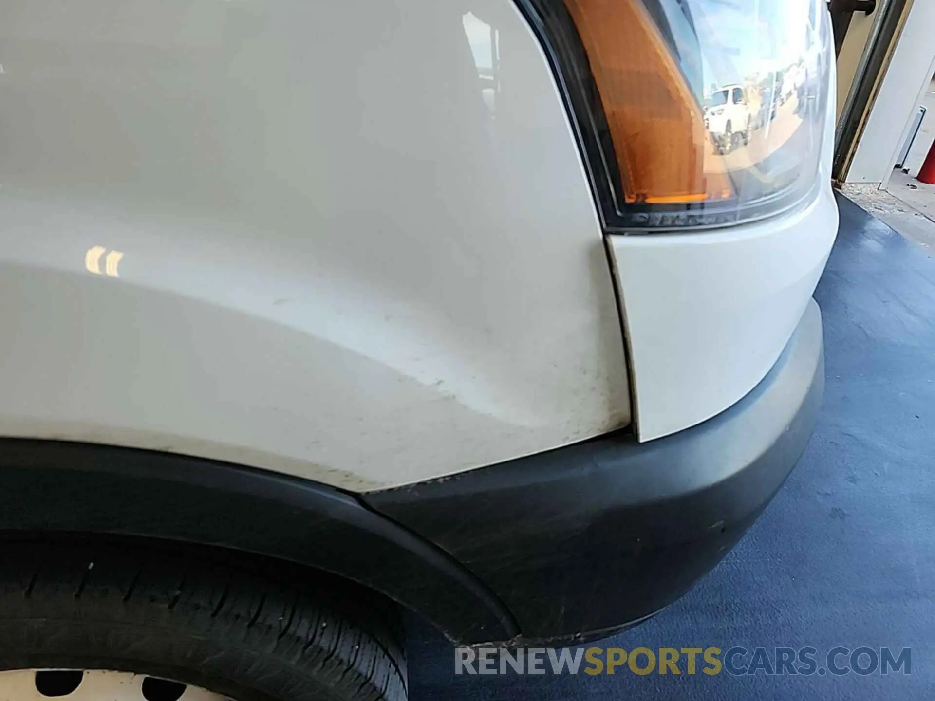 19 Photograph of a damaged car 1FTYE1YM0KKB28327 FORD TRANSIT-150 2019