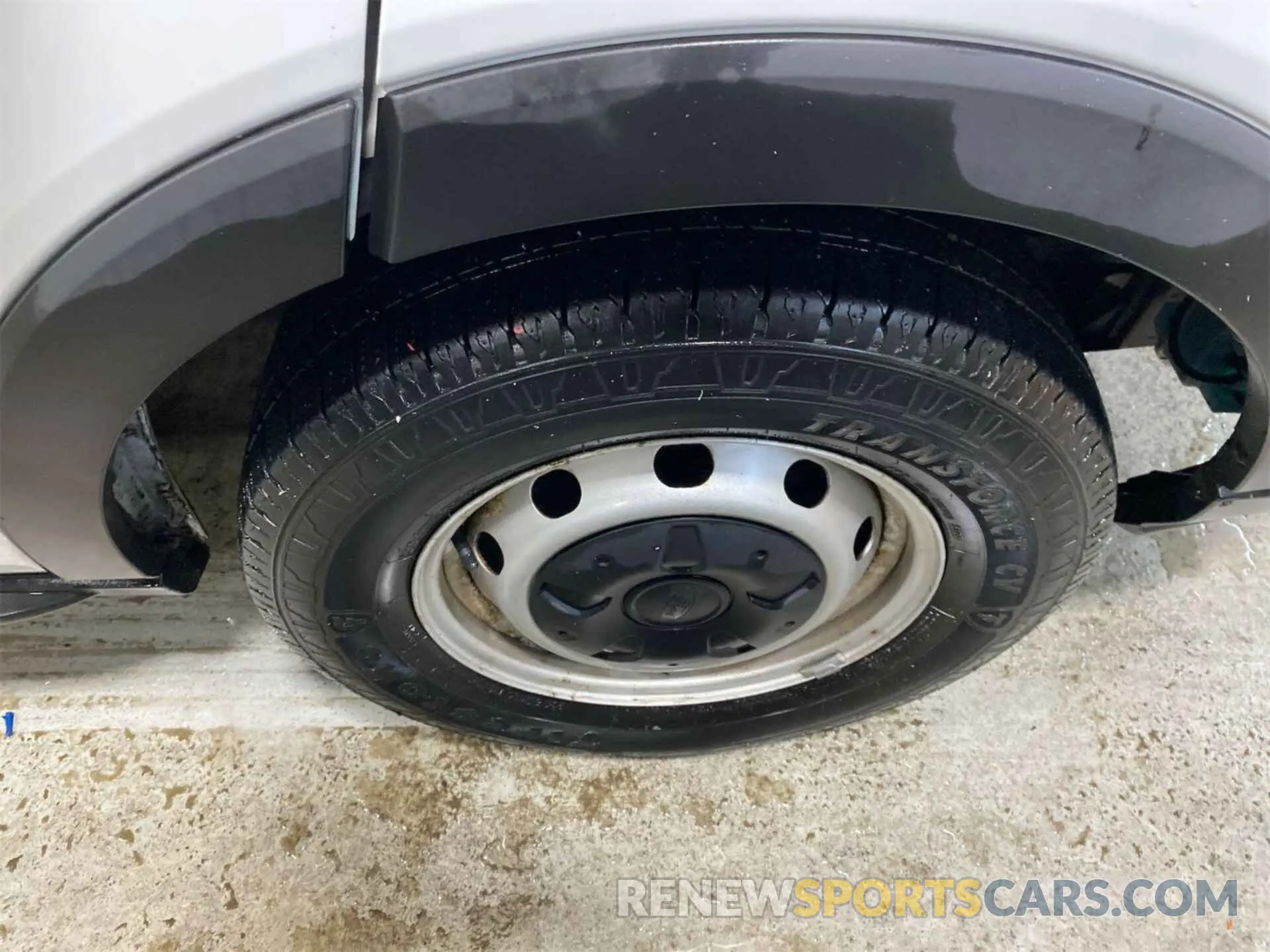 11 Photograph of a damaged car 1FTYE1YM0KKB31924 FORD TRANSIT-150 2019