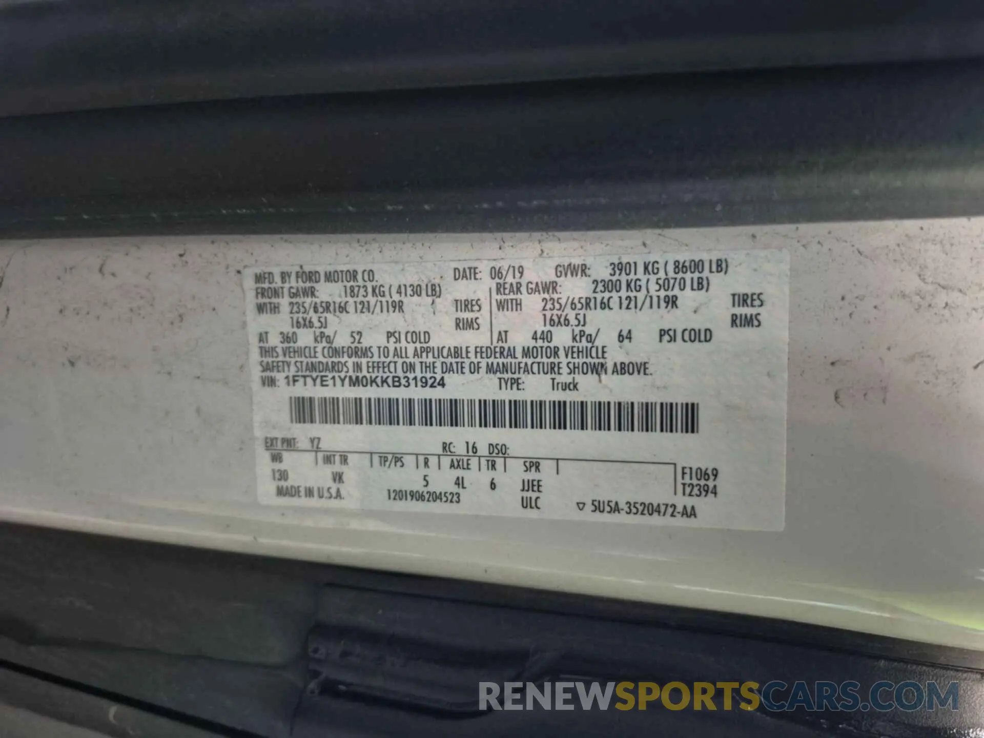 21 Photograph of a damaged car 1FTYE1YM0KKB31924 FORD TRANSIT-150 2019