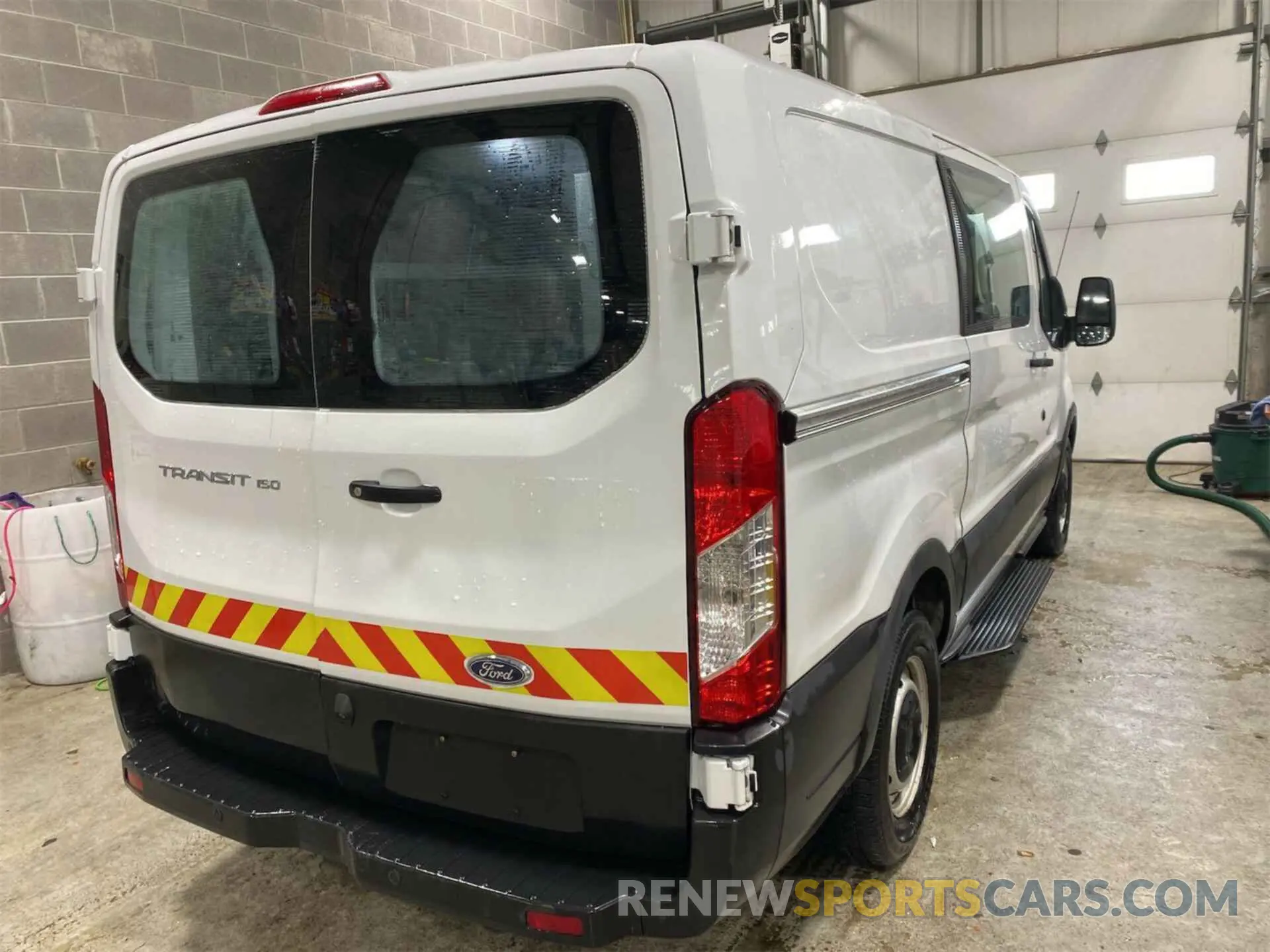 25 Photograph of a damaged car 1FTYE1YM0KKB31924 FORD TRANSIT-150 2019