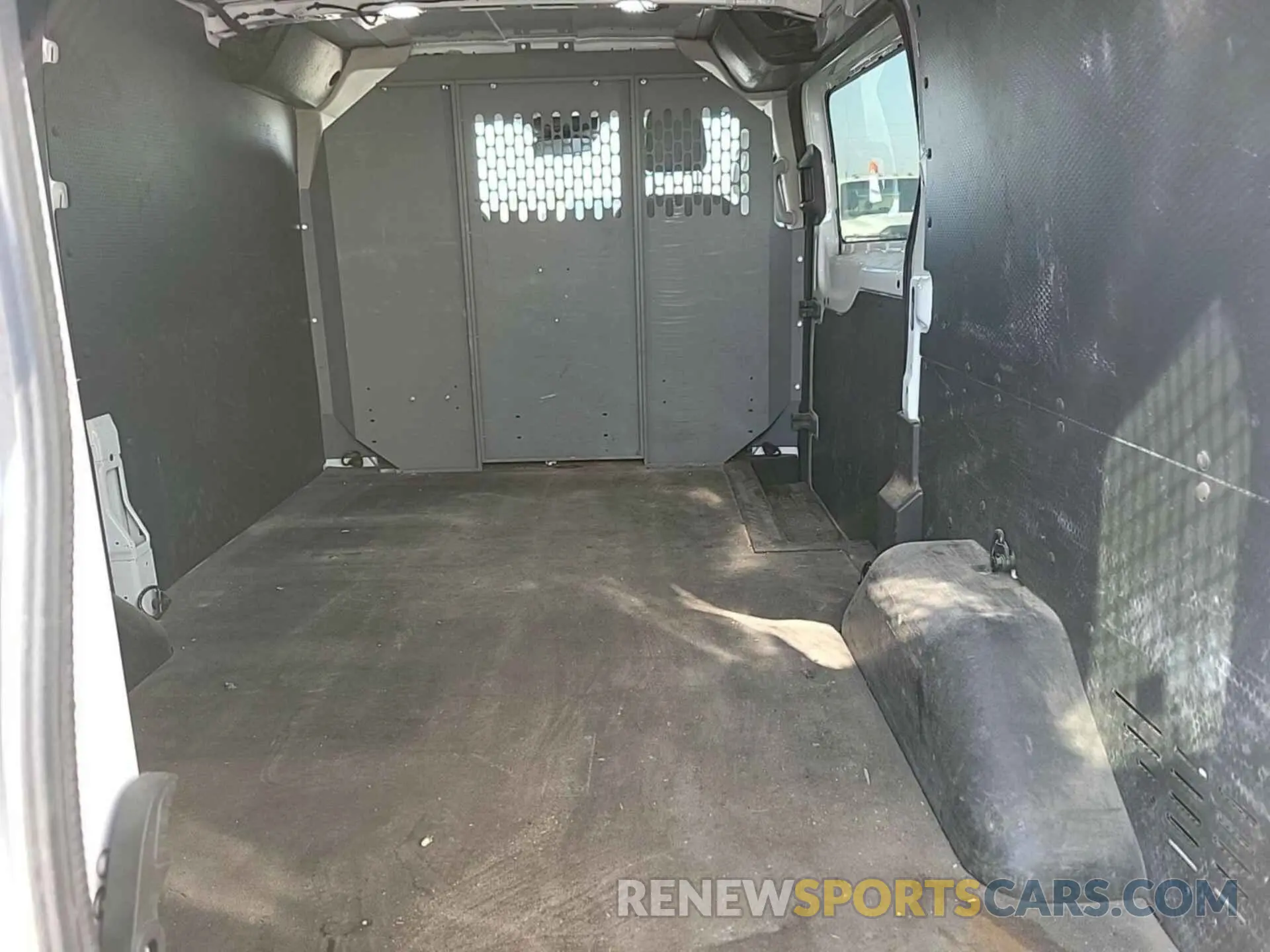 13 Фотография поврежденного автомобиля 1FTYE1YM1KKB28319 FORD TRANSIT-150 2019