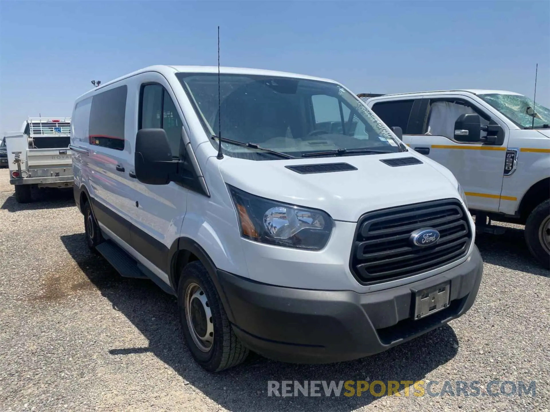 18 Фотография поврежденного автомобиля 1FTYE1YM1KKB28319 FORD TRANSIT-150 2019